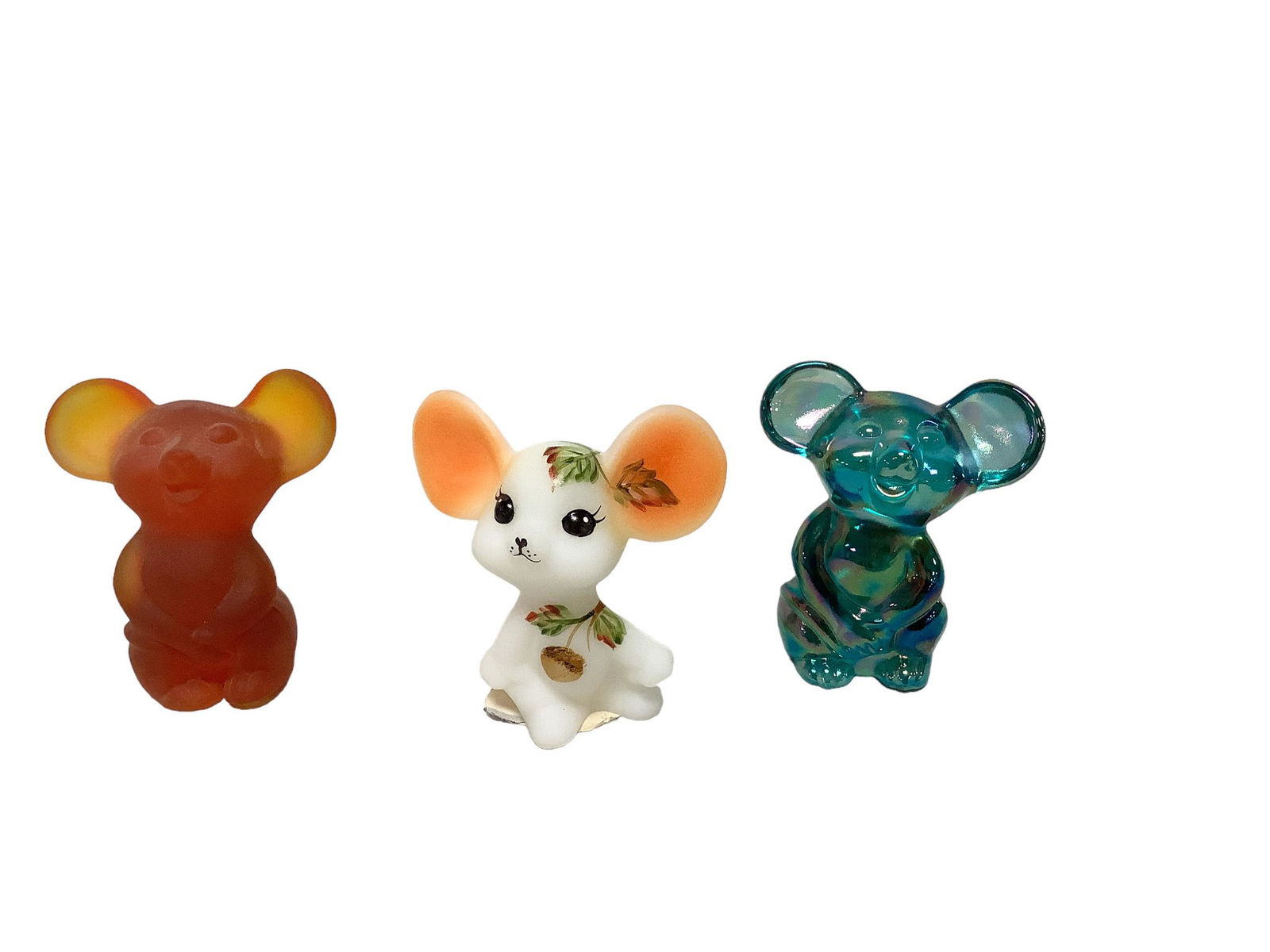 Fenton Glass Mouse Figurines: Fenton Glass Mouse Figurines (3) 3î H including mouse with acorn, and carnival, one amberina