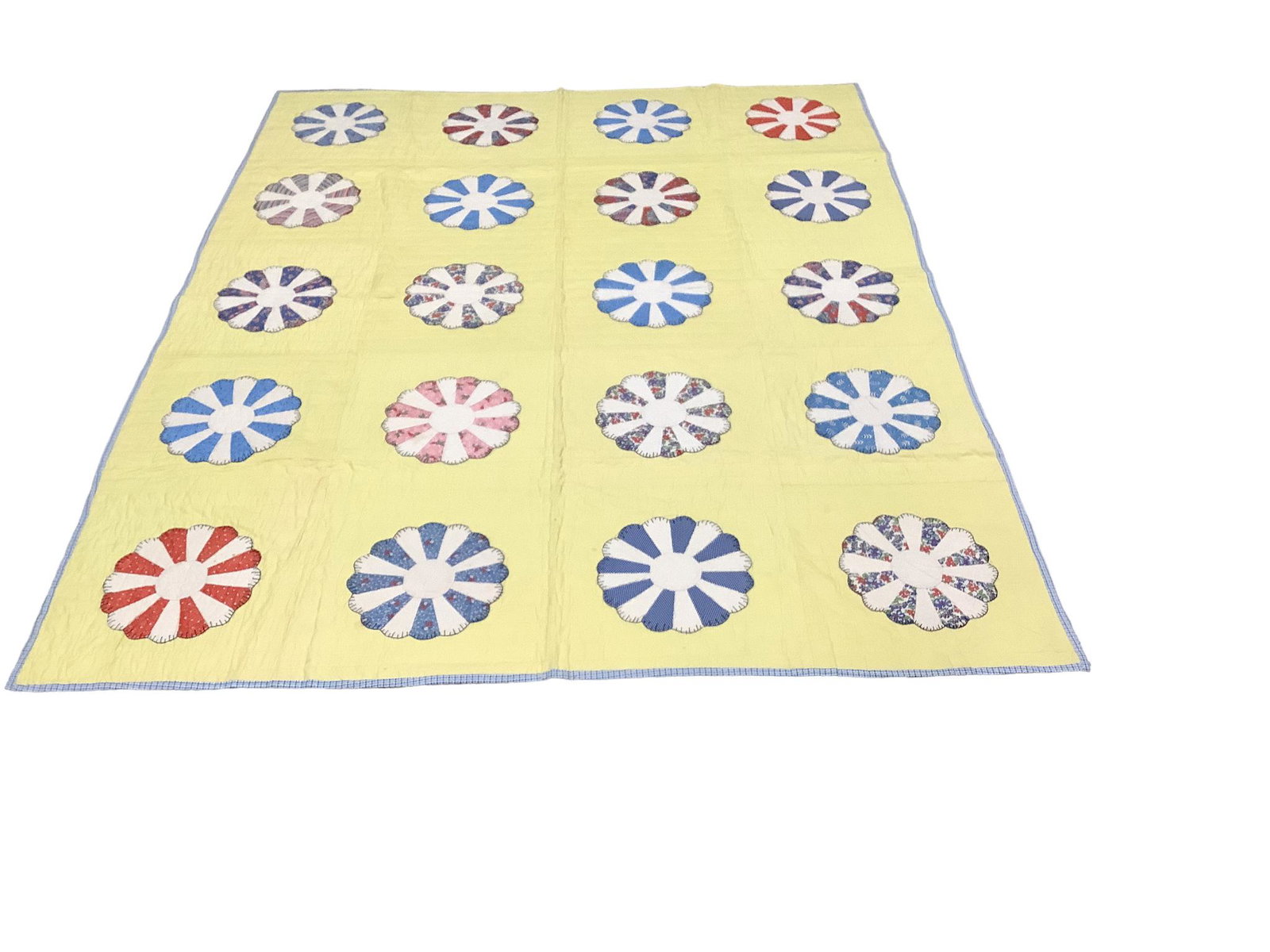 Quilt: Quilt 63î X 83î Base color Yellow .Worn and stains.