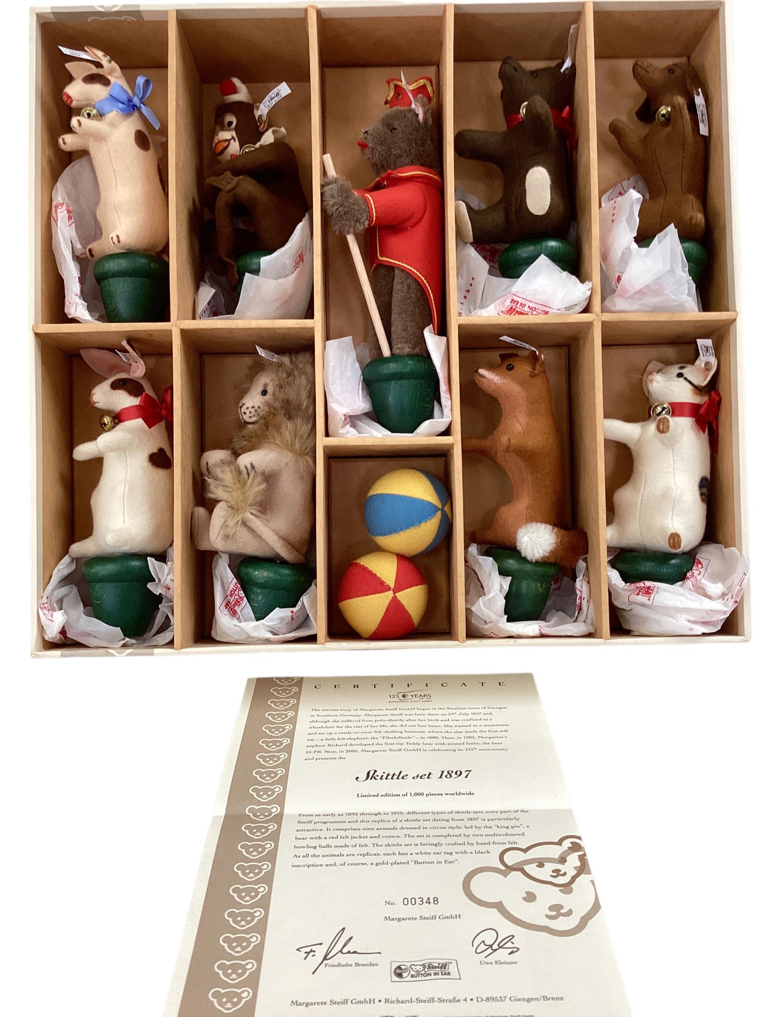 Skittle Set by Steiff (1 of 3)