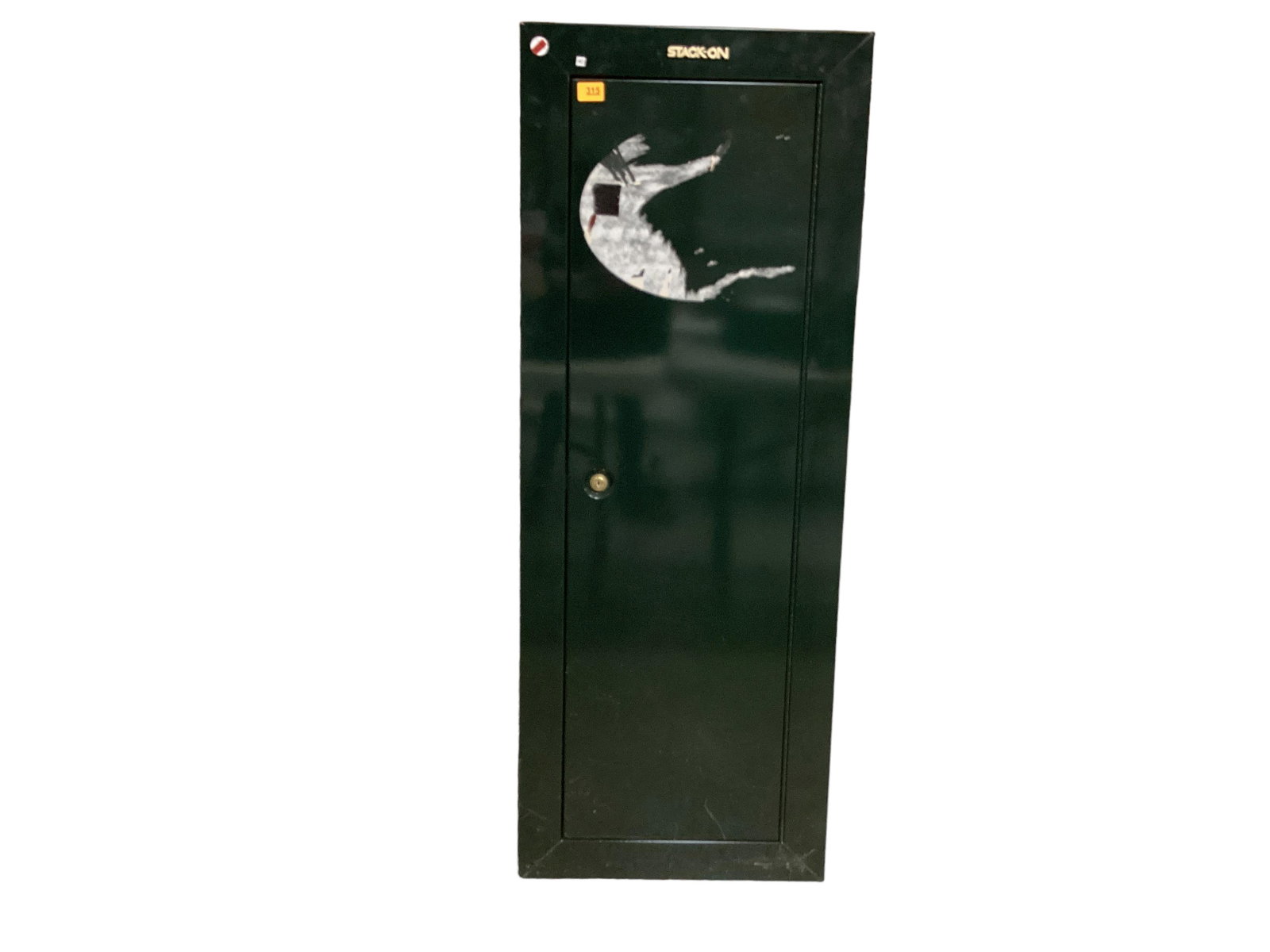 Stack-On Safe: Stack-On Safe 21î x 10î x 55î.