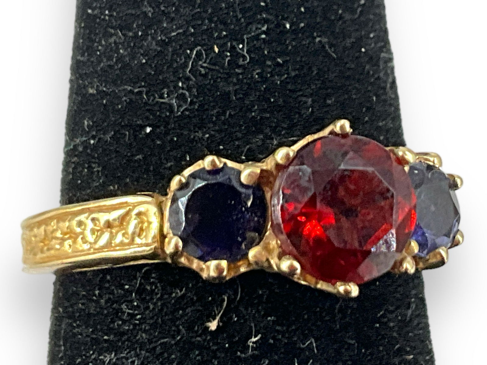 14kt Gold, Garnet, and Iolite Stone Ring (1 of 5)