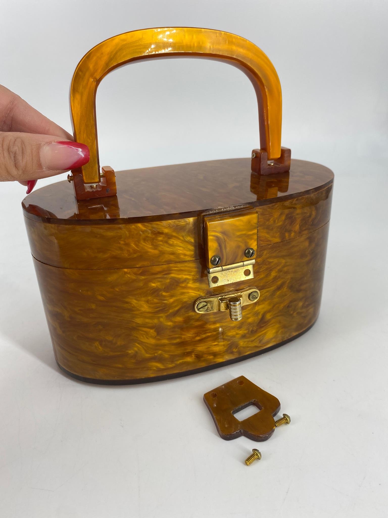Vintage Lucite Handbag (1 of 4)