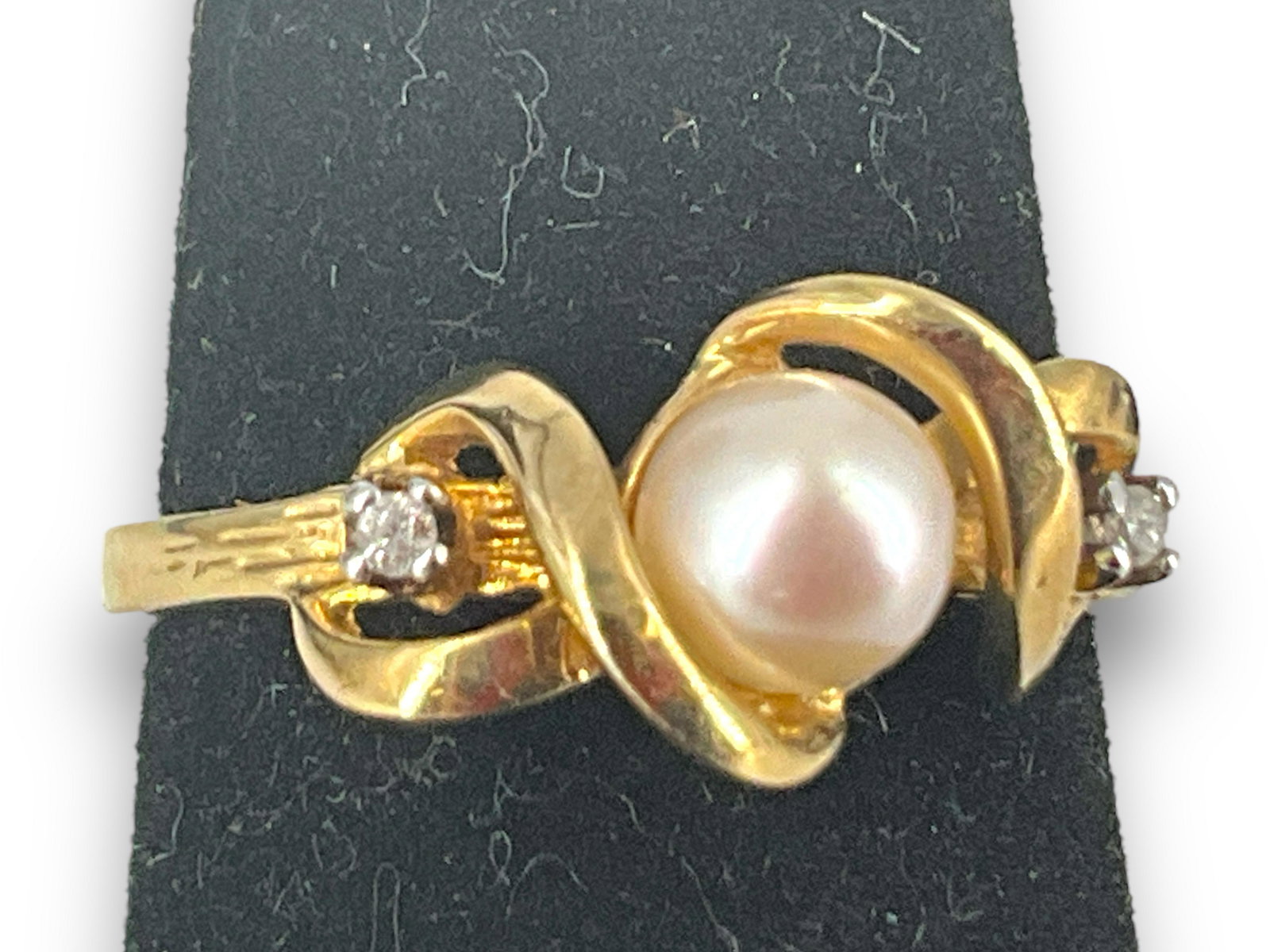 10kt Gold and Pearl Ring with Diamonds (1 of 5)