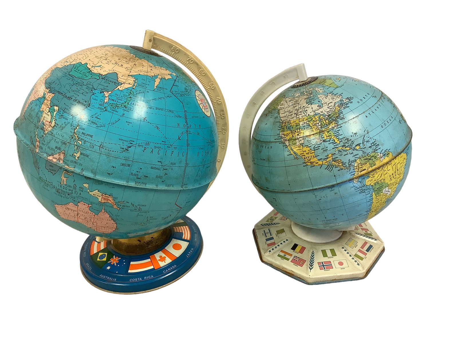 2 Metal Globes: 2 Metal Globes 10îh, 12îH