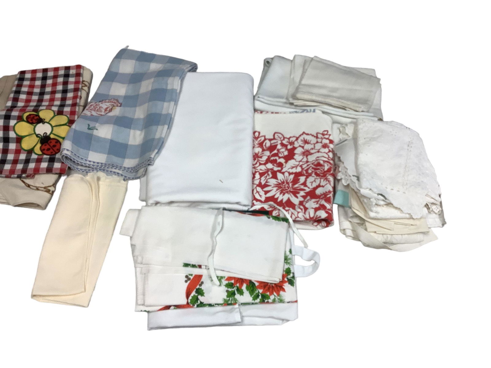 Lot of Linens (1 of 2)