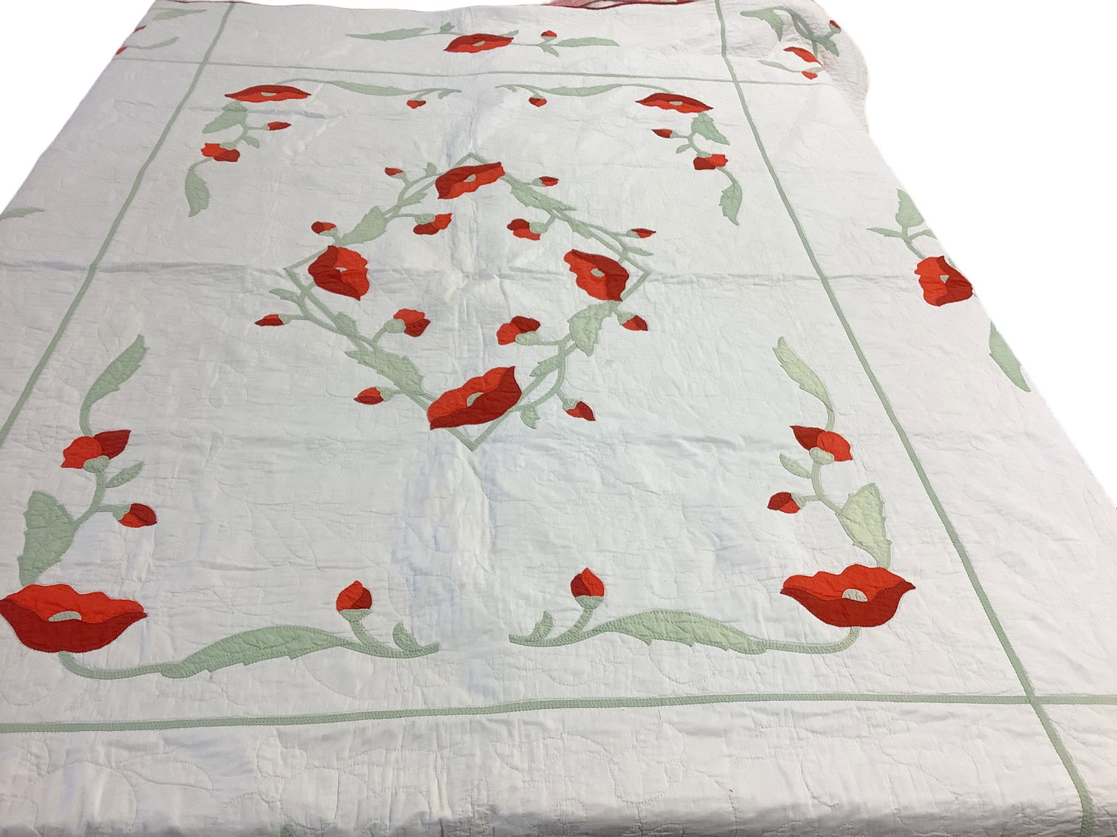 Quilt - Red Poppy Applique Circa 1940: Quilt - Red Poppy Applique Circa 1940 76îW x 90î L condition couple of stains . Has signature.