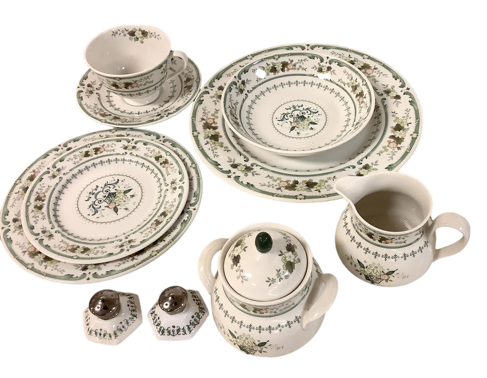 Royal Doulton ProvenÁal Luncheon Set (1 of 4)