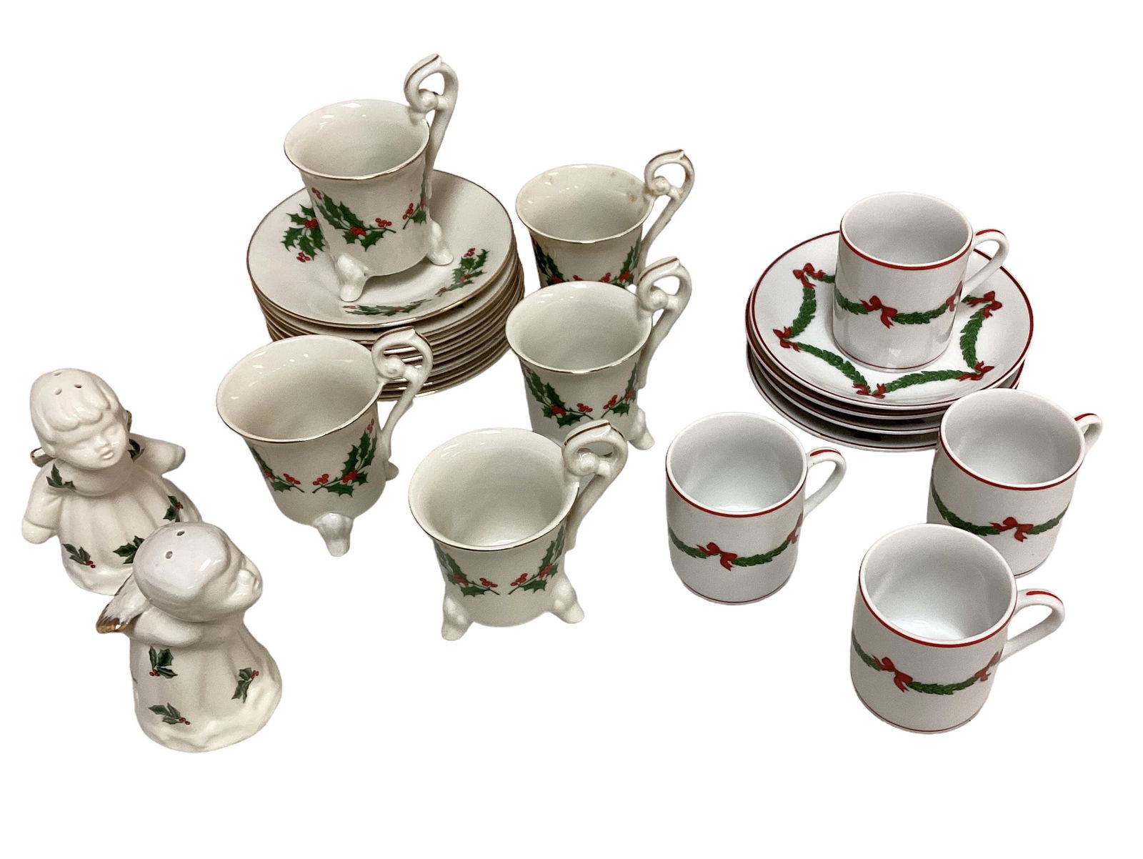 Neiman Marcus Christmas Design Espresso Sets "Garland Bow" (1 of 2)