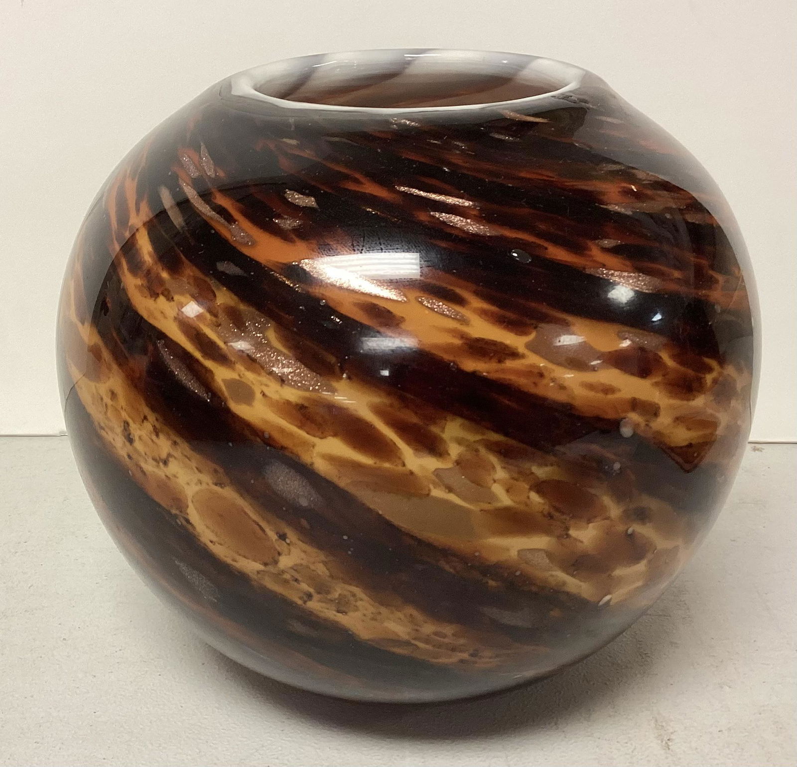 Beautiful Art Glass Vase (1 of 6)