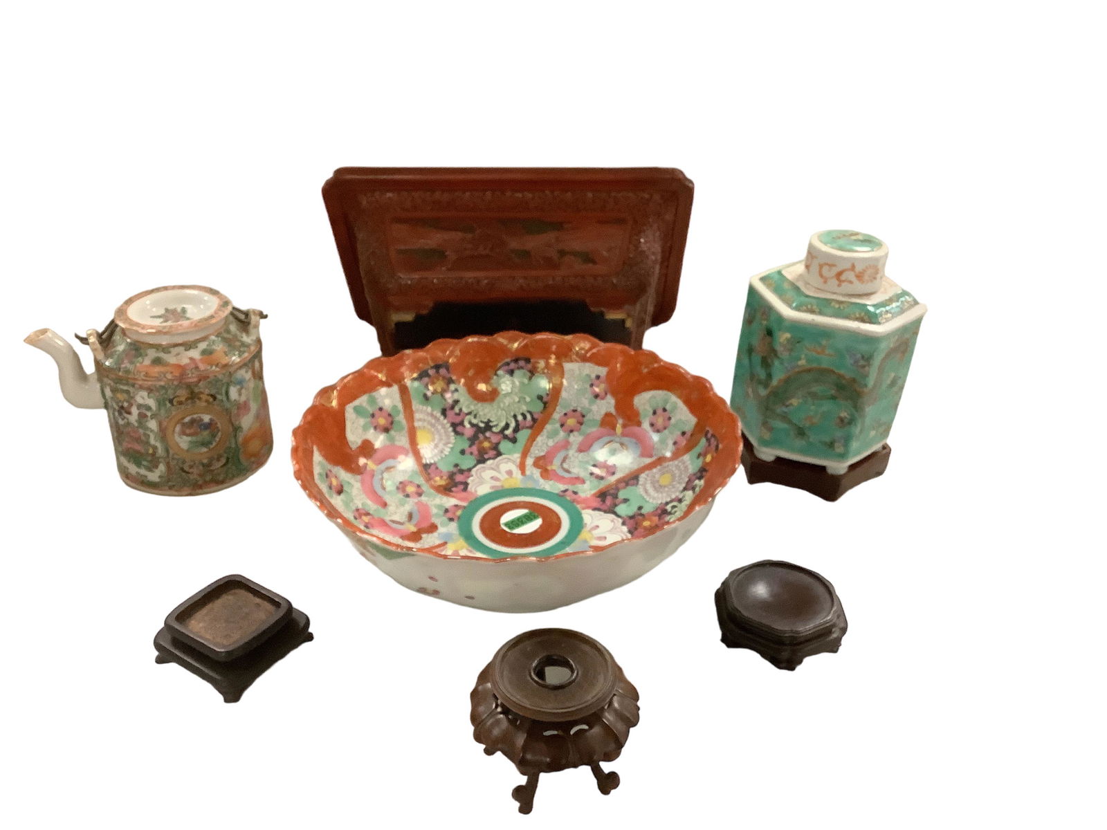 Lot of Asian Decoration Items (1 of 5)