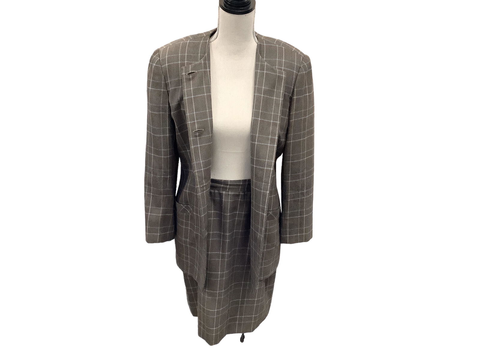 Vintage Valditevere Ladies Suit Jacket & Skirt (1 of 7)