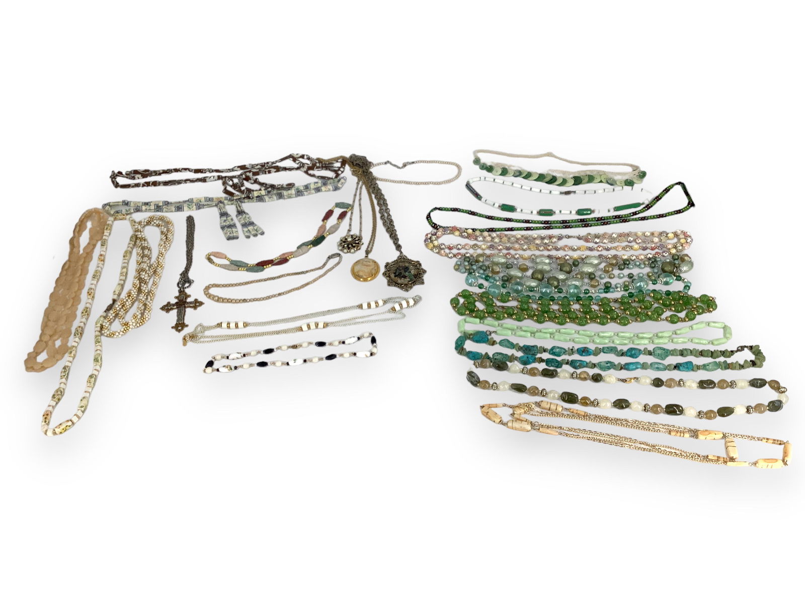 Green Themed Beaded Necklaces (1 of 5)