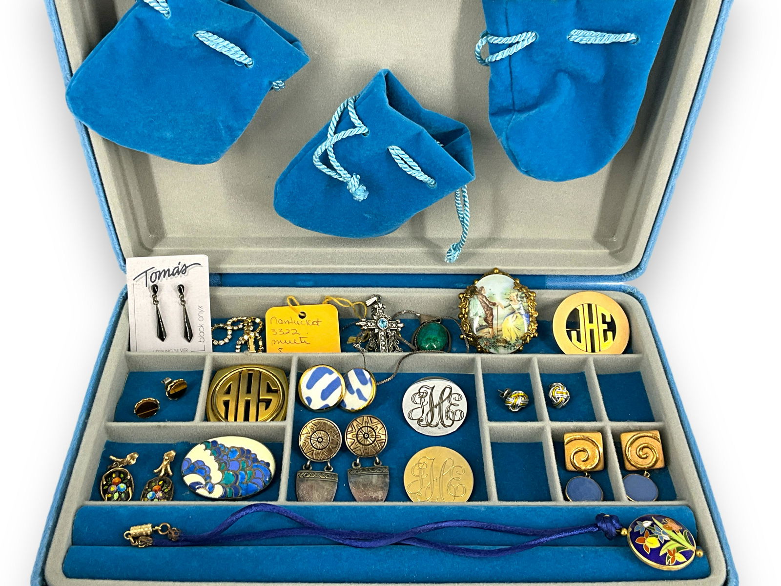 Jewelry & Accessories (1 of 8)