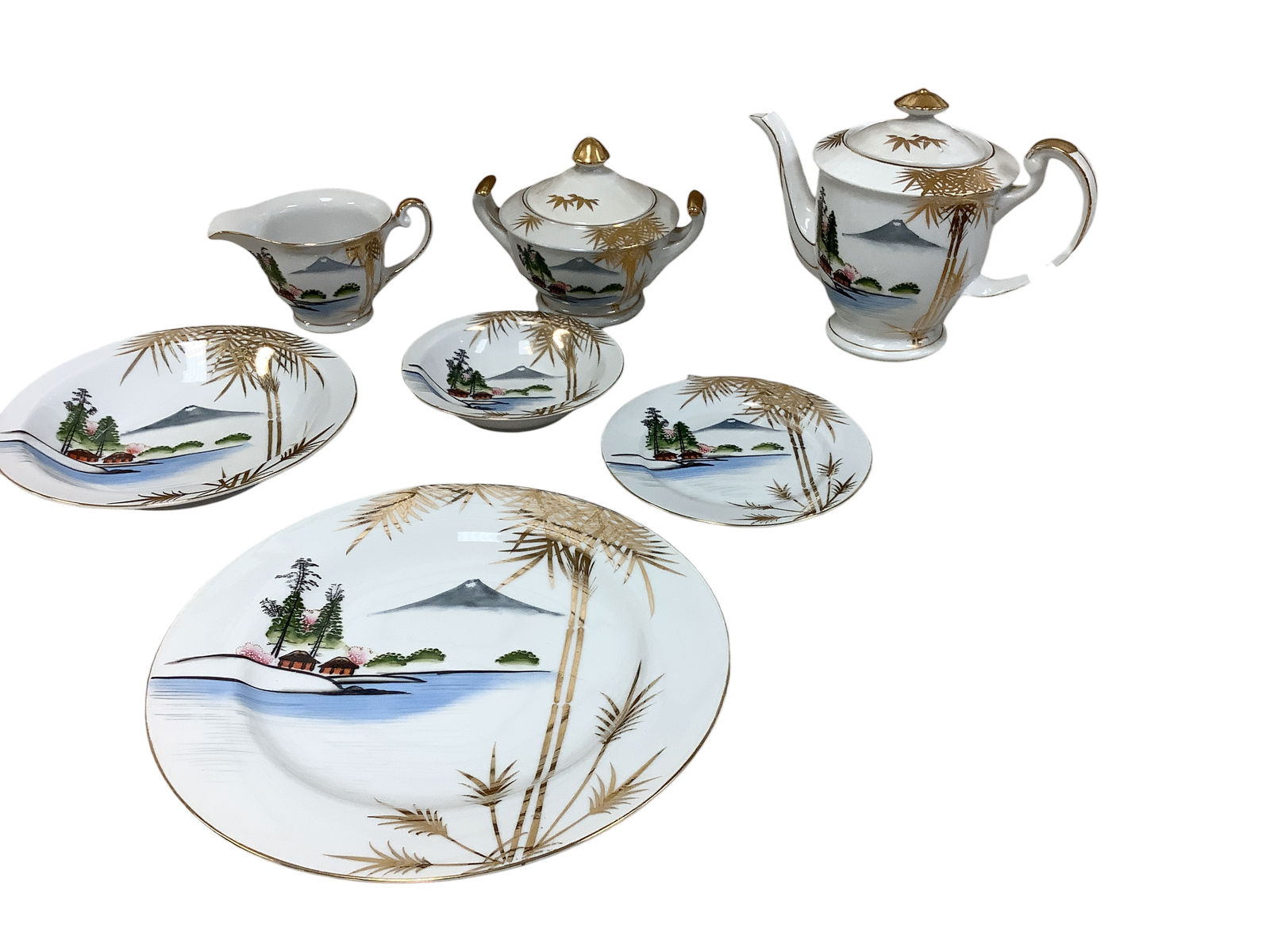 Kutani Dinnerware (1 of 3)