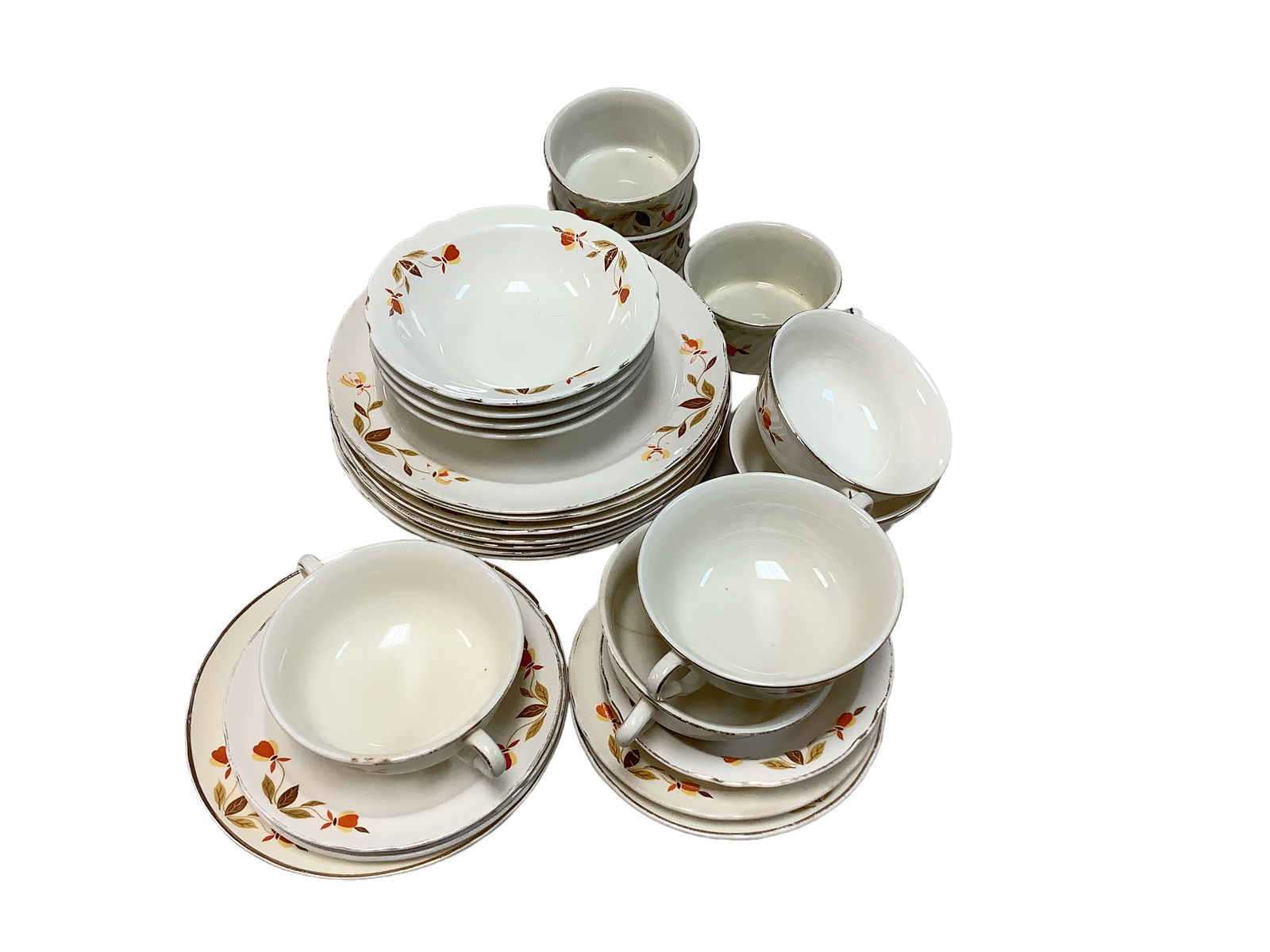 Hall Autumn Leaf Dinnerware (1 of 1)
