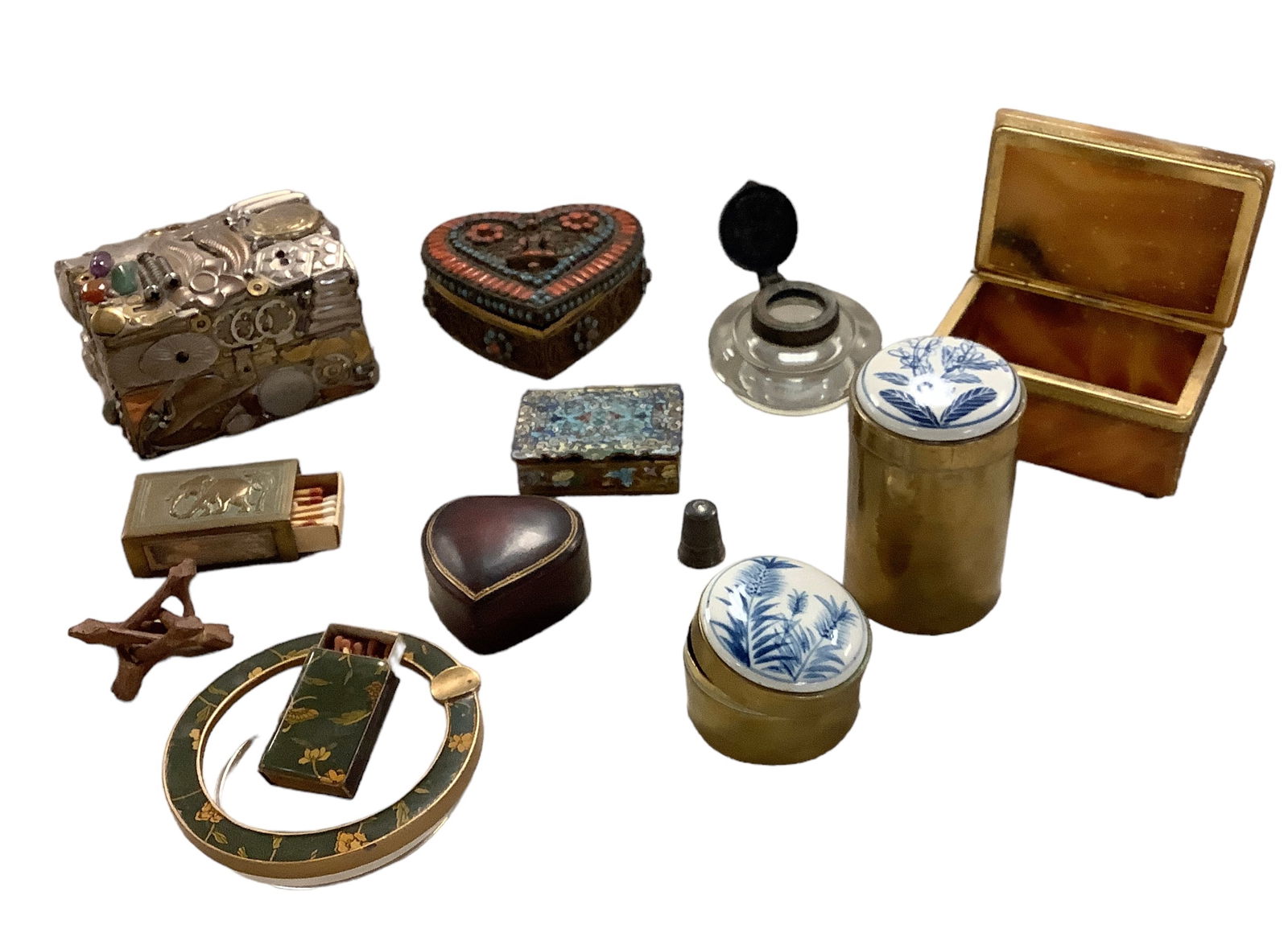 Bakerís Dozen of Decorative Items (1 of 4)