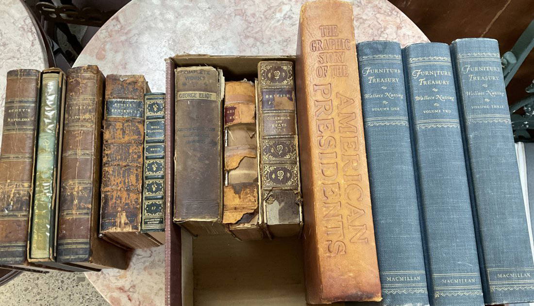 (12 ) Vintages Books Auction