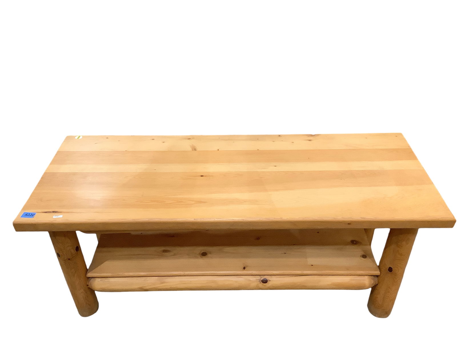 Rustic Log Style Pine Coffee Table: Rustic Log Style Pine Coffee Table 50î x 20î x 20.5î.