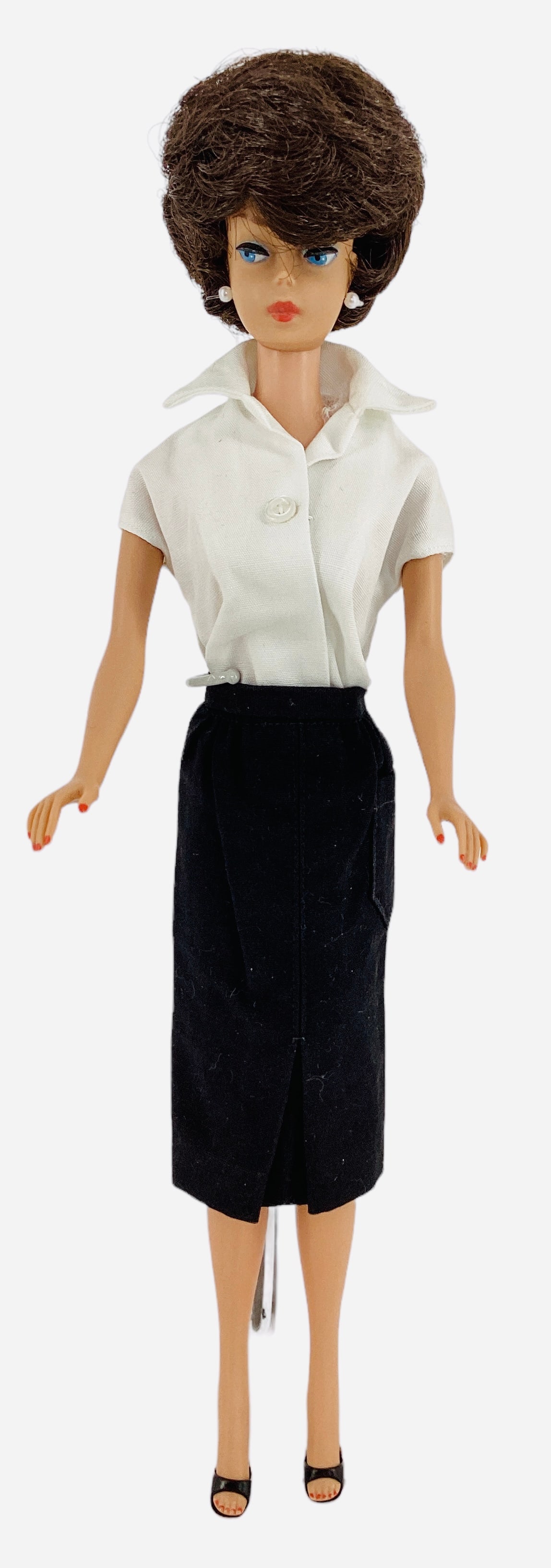 BRUNETTE BUBBLECUT BARBIE (1 of 3)