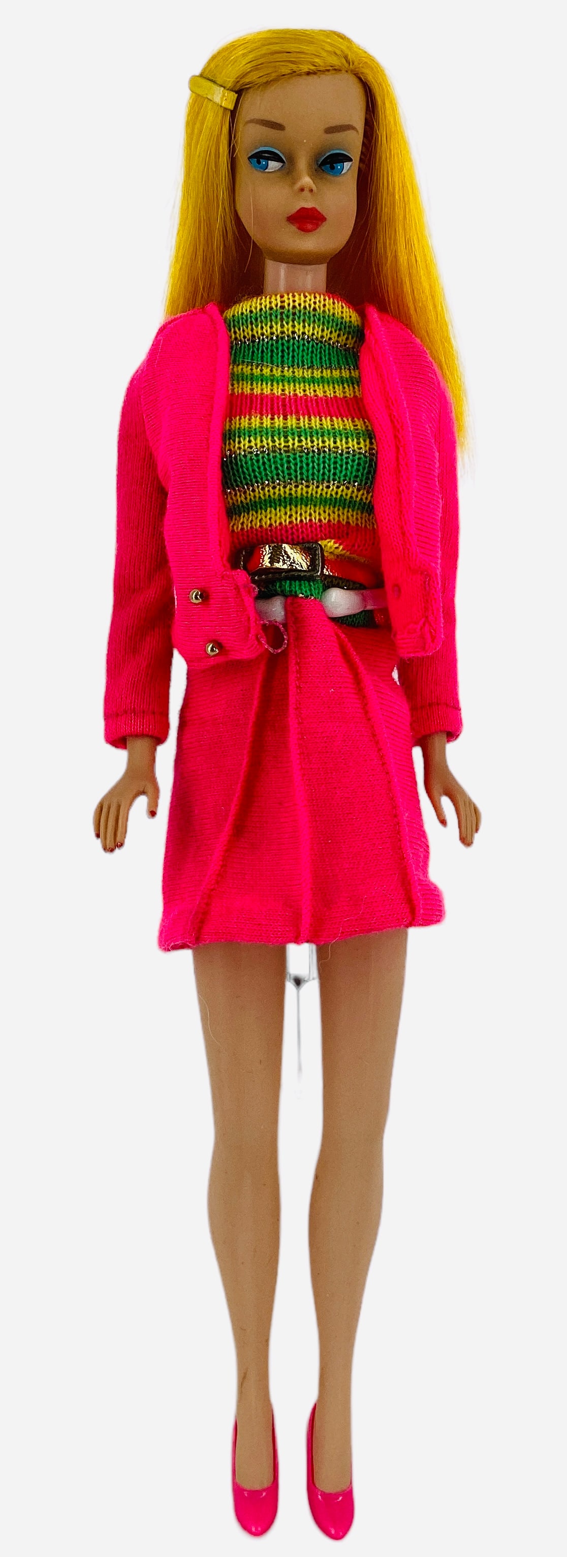 COLOR MAGIC BARBIE WEARING TEAM-UPS (1 of 3)