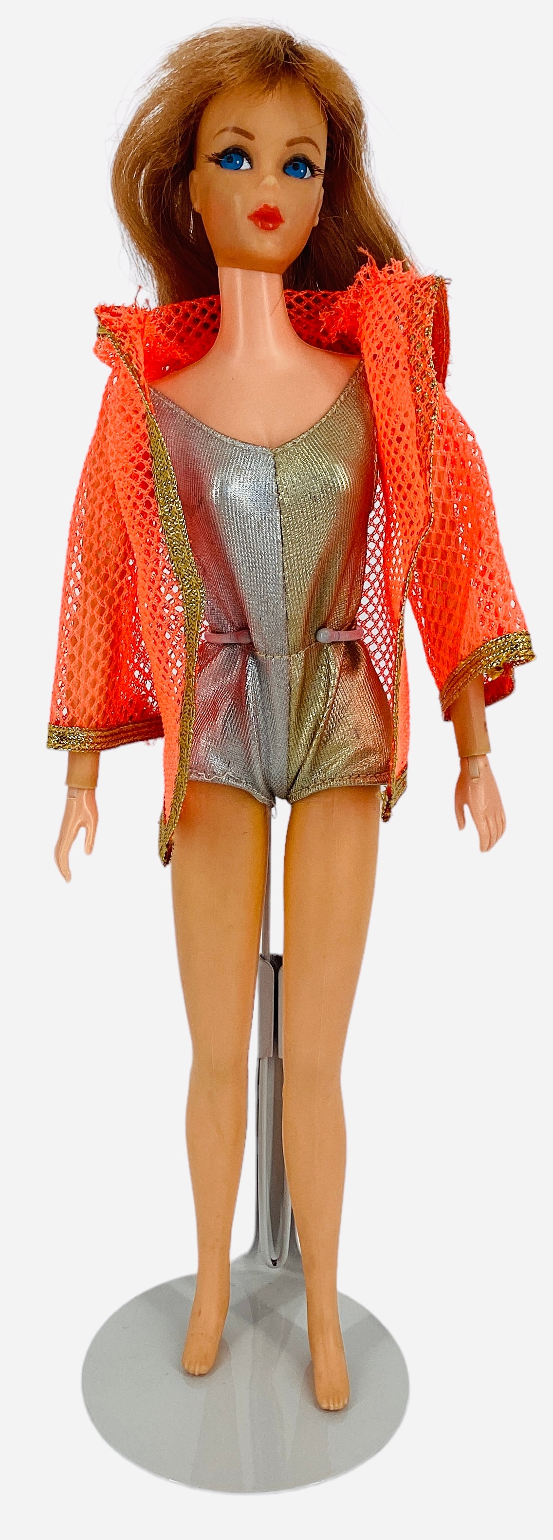 DRAMATIC NEW LIVING BARBIE (1 of 3)