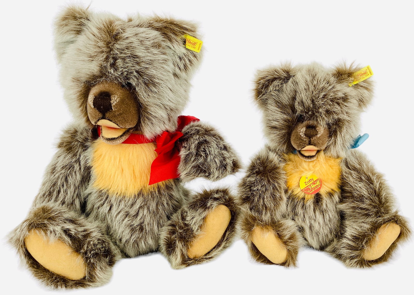 Pair Steiff "Zotty" bears. (1 of 2)