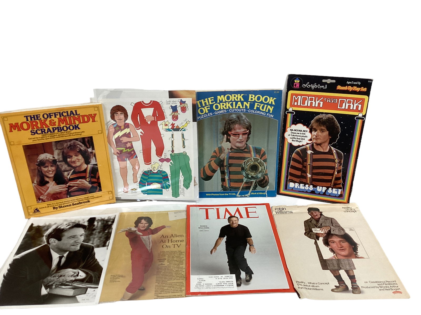 Collection of Robin Williams Items (1 of 4)