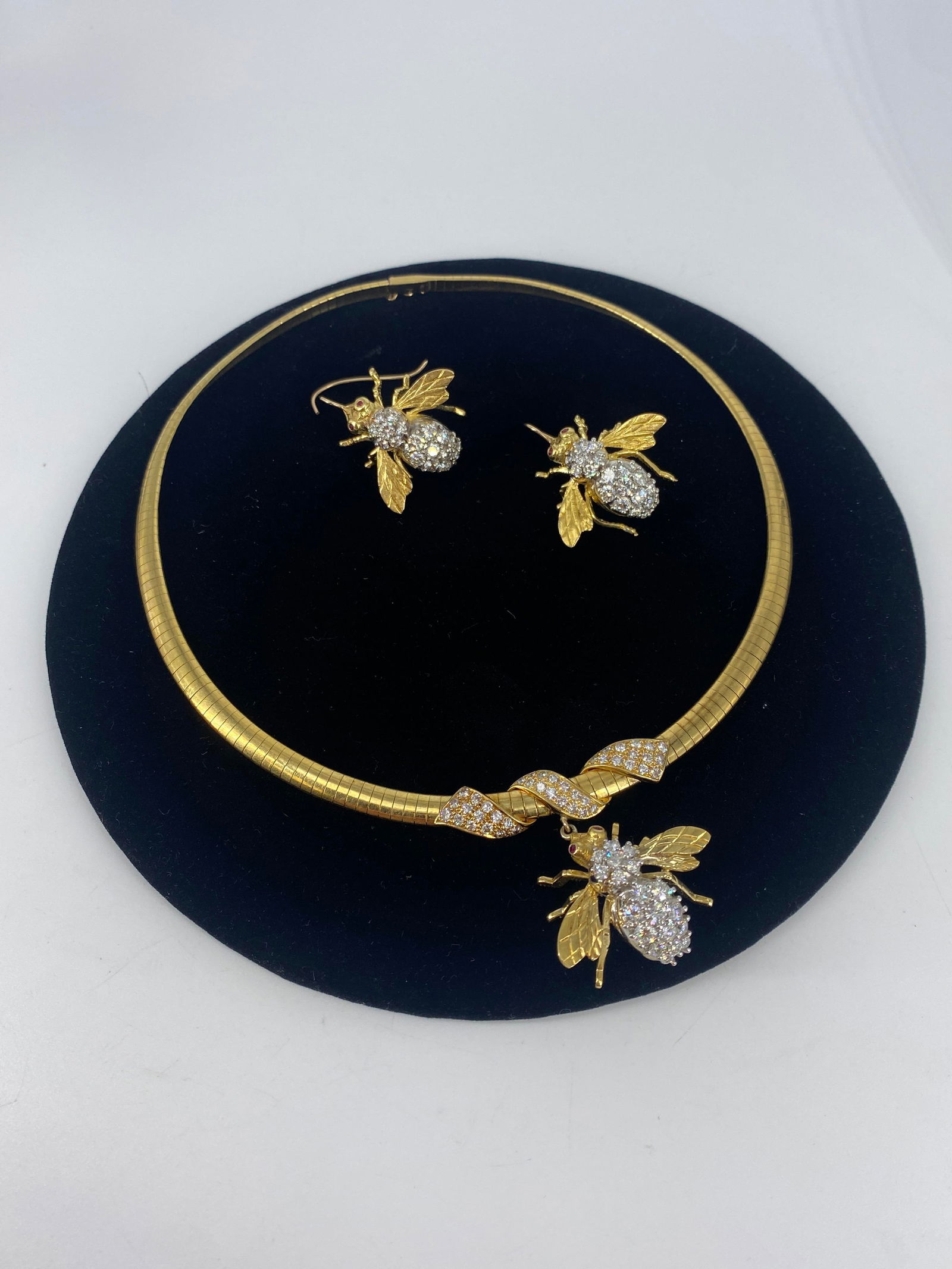 Lovely 18kt Yellow Gold Diamond & Ruby Demi-Parure (1 of 10)