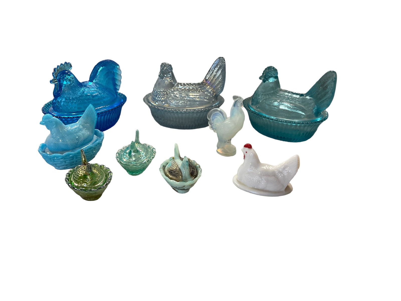 Boyd Hens on a Nests: Boyd Hens on a Nests Ranging 2î to 4.75î T one white hen has no nest. Sabina Art glass. Rooster.