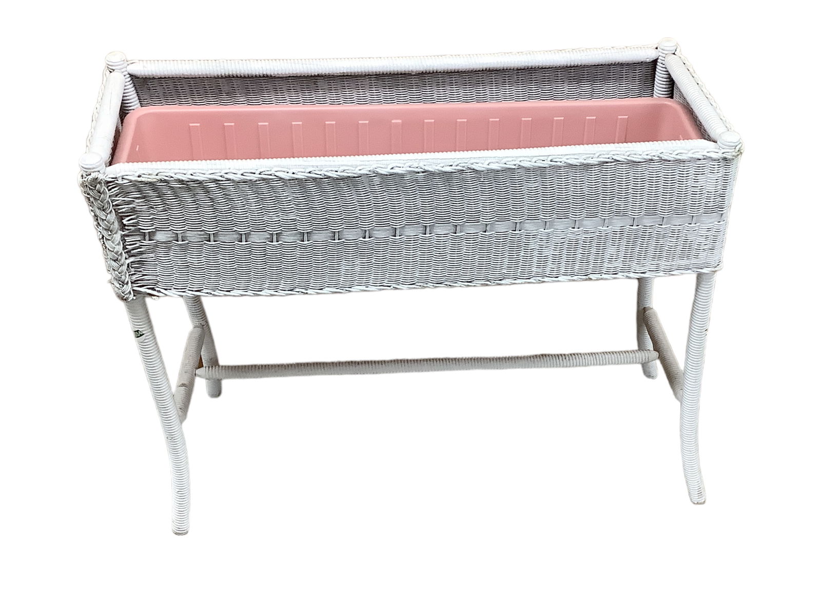 White Wicker Planter (1 of 1)