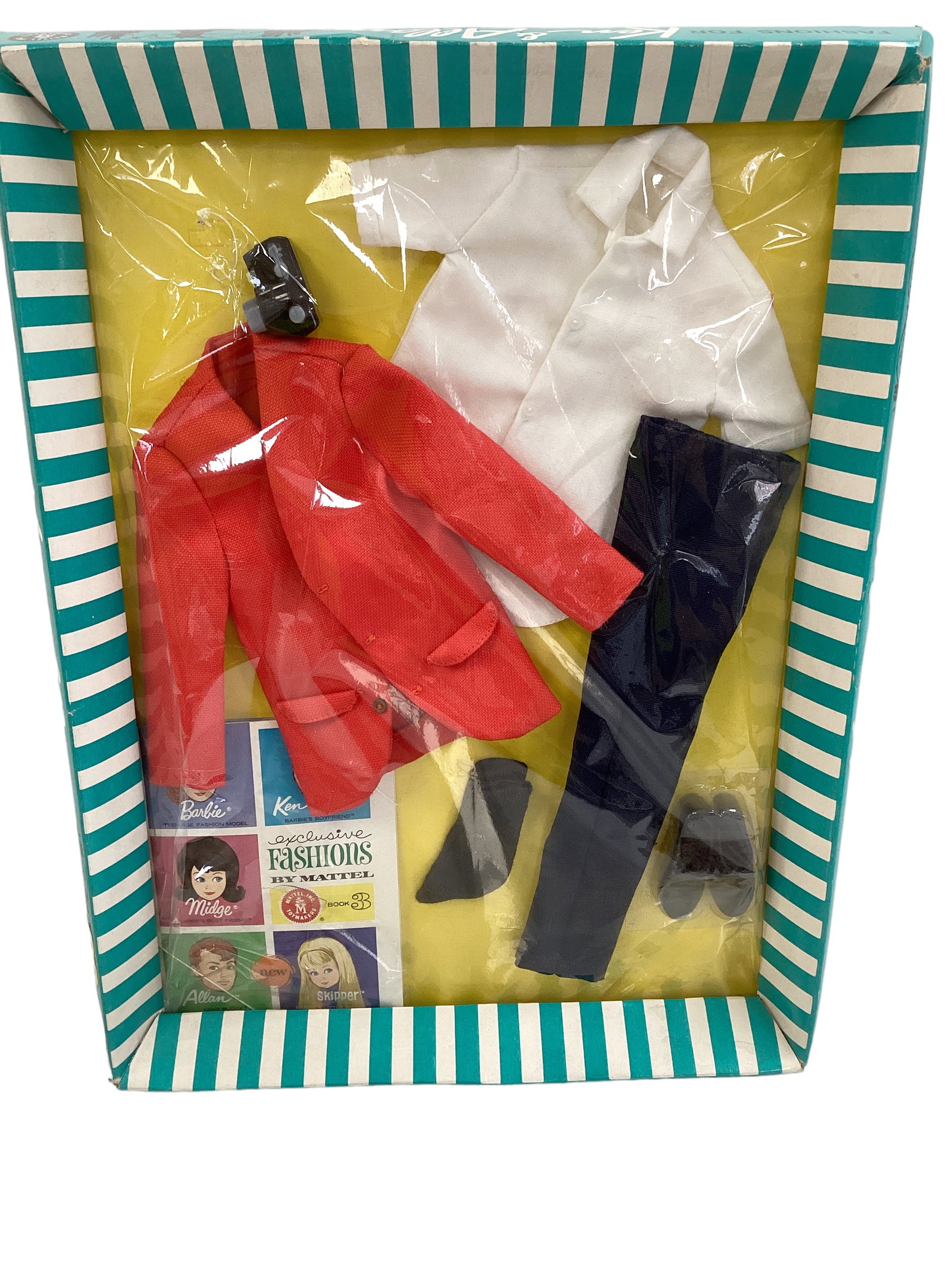 Ken Clothing Pack #1417 Roving Reporter in Original Package: Ken Clothing Pack #1417 Roving Reporter in Original Package Contains shirt, jacket, pants, socks, shoes, camera.