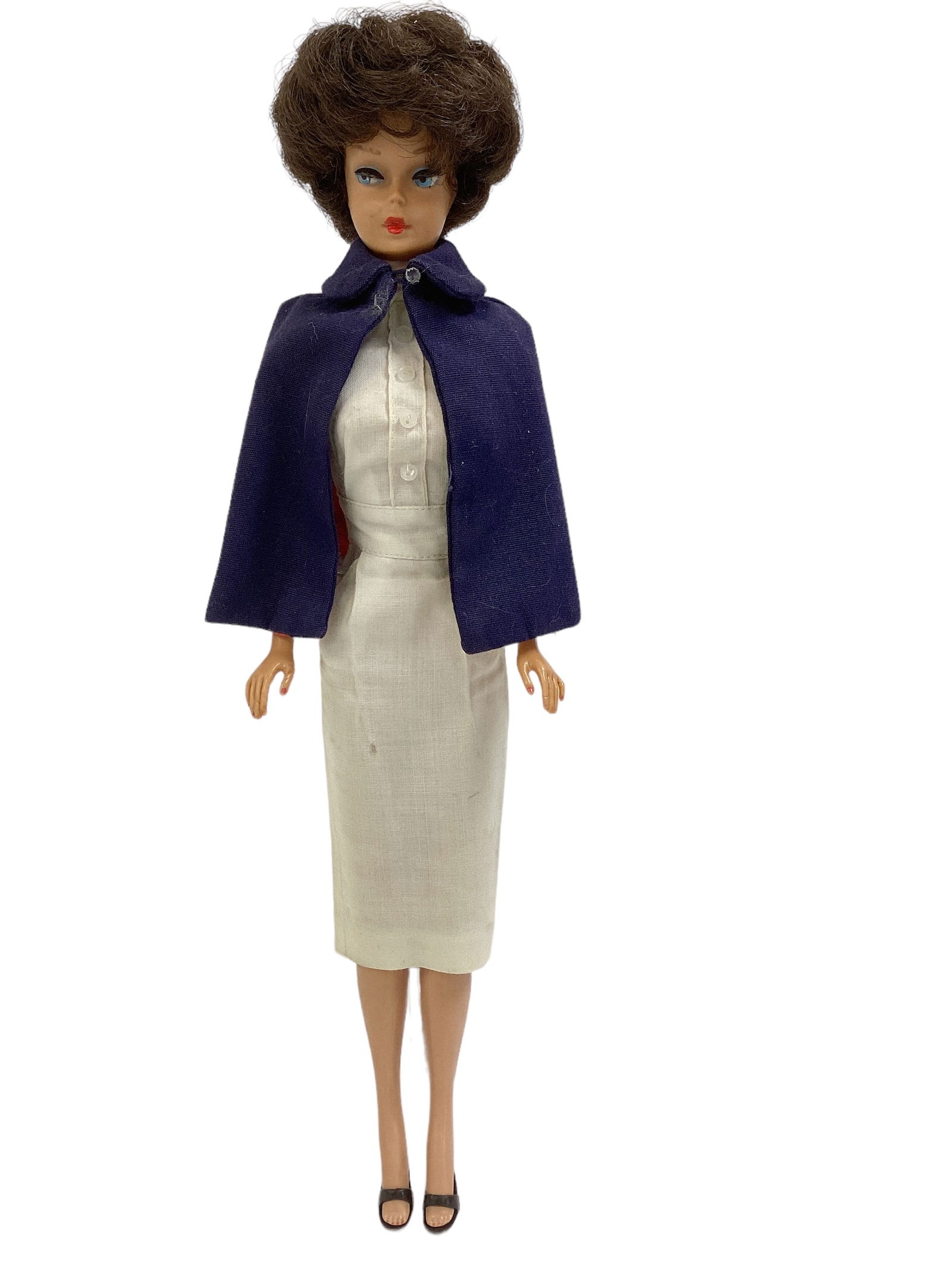 VERY PRETTY BUBBLECUT BARBIE WEARING NURSE'S UNIFORM (1 of 3)