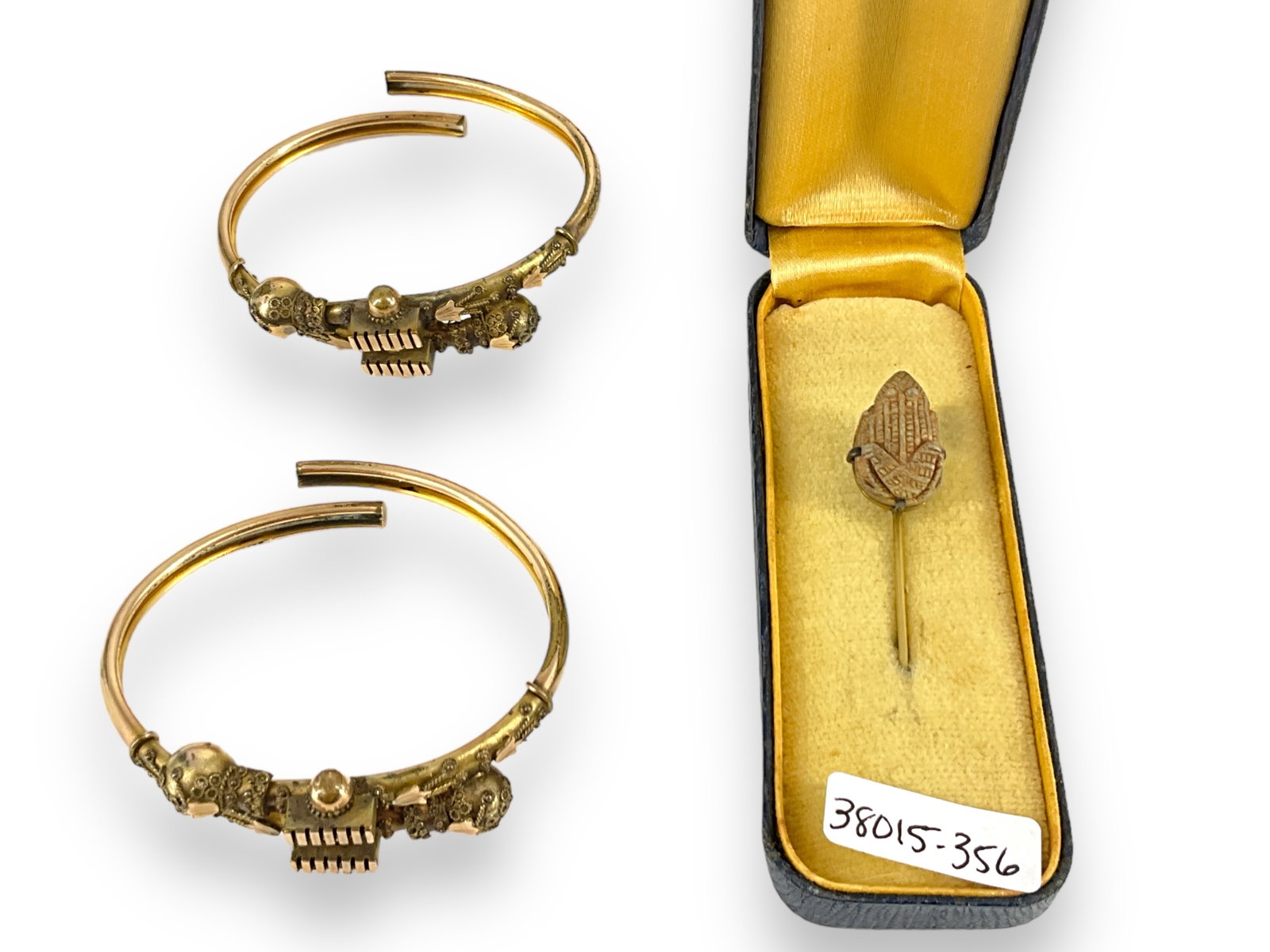 Pair of Victorian Matching Hinged Bracelets and Carved Frog Stickpin w/Box: Pair of Victorian Matching Hinged Bracelets and Carved Frog Stickpin w/Box Gold-filled bracelets are both hinged for ease of wear, have an approx 5 1/2î interior circumference and together weigh 