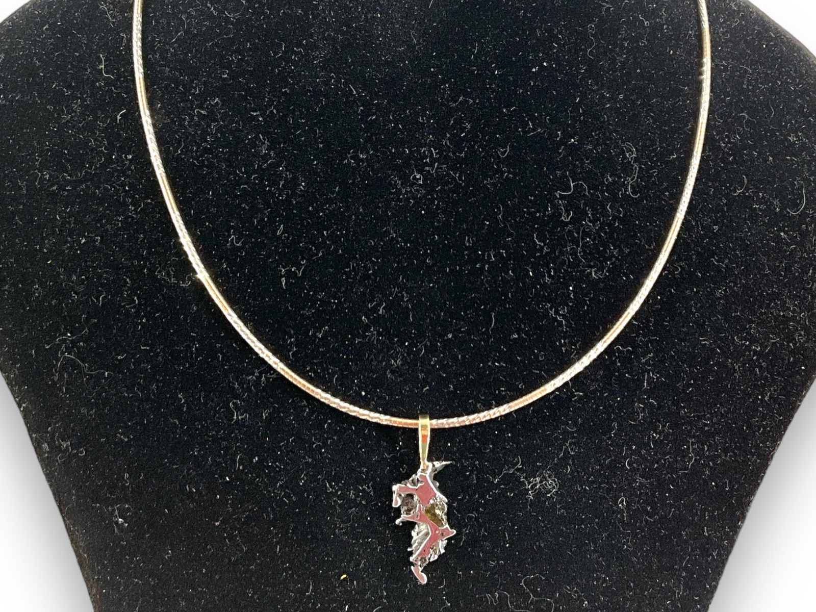 Unique Necklace With Pendant (1 of 4)