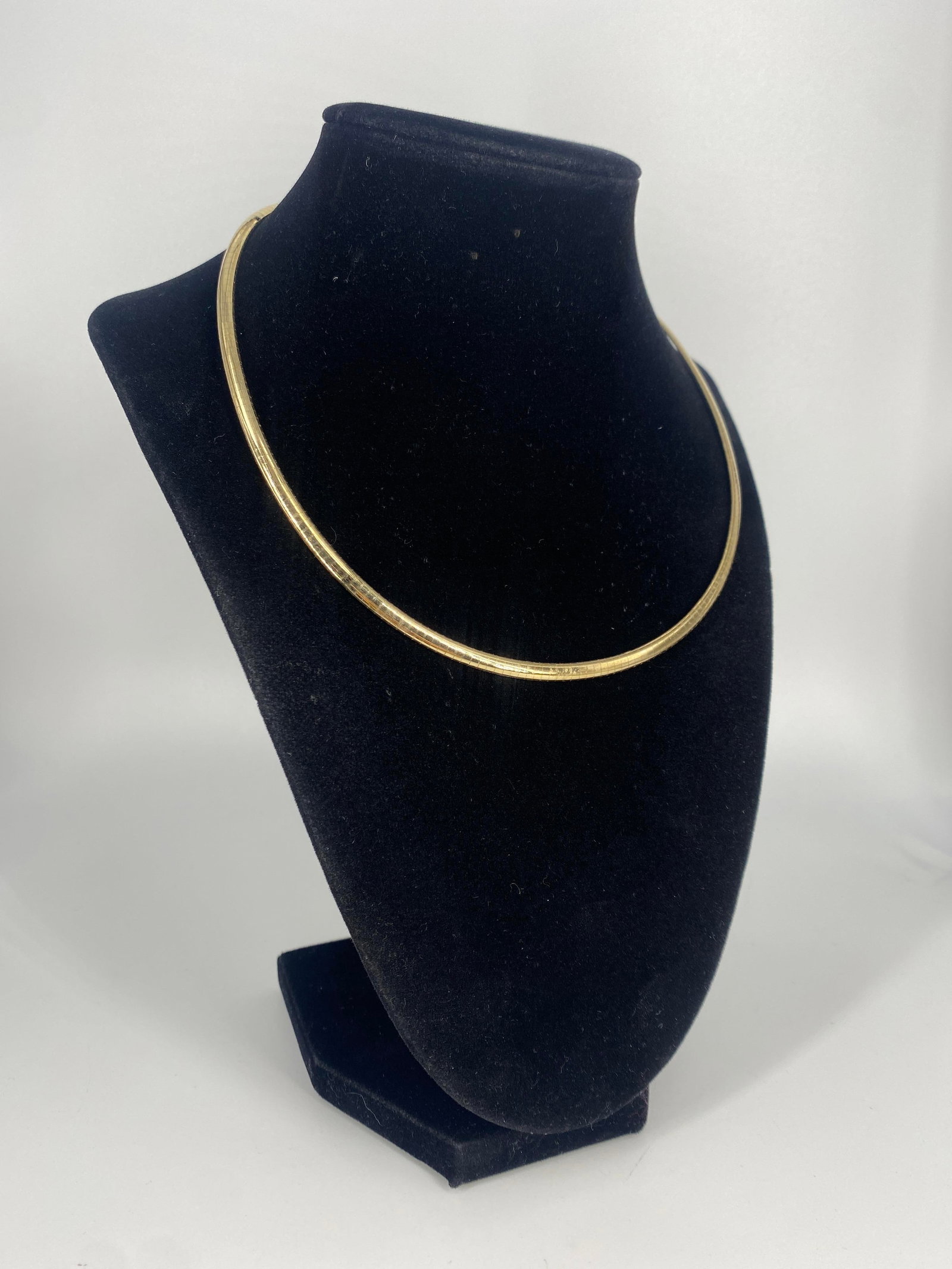 14kt Yellow Gold Omega Chain: 14kt Yellow Gold Omega Chain Choker length necklace with a polished finish (3.5mm wide) stamped and tested with a polished finish (18 grams tw).