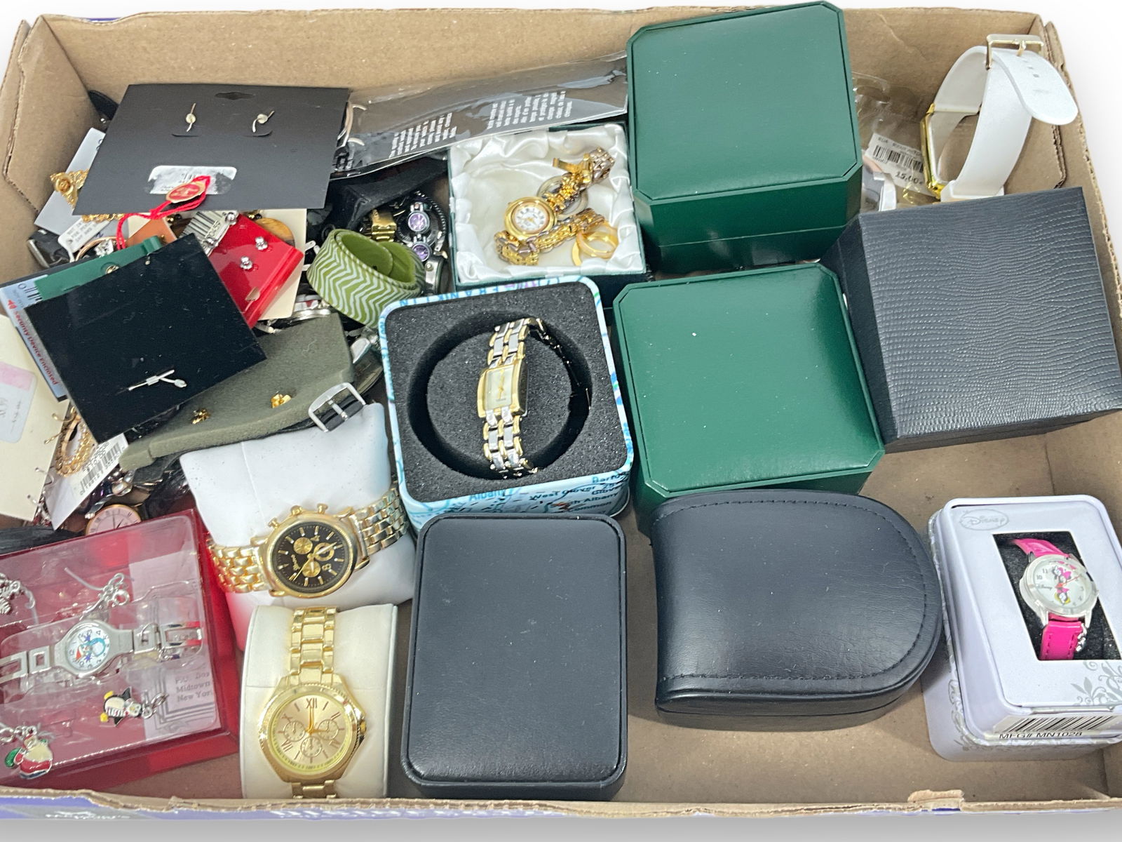 Assortment of Fashion and Costume Jewelry + Accessories (1 of 7)