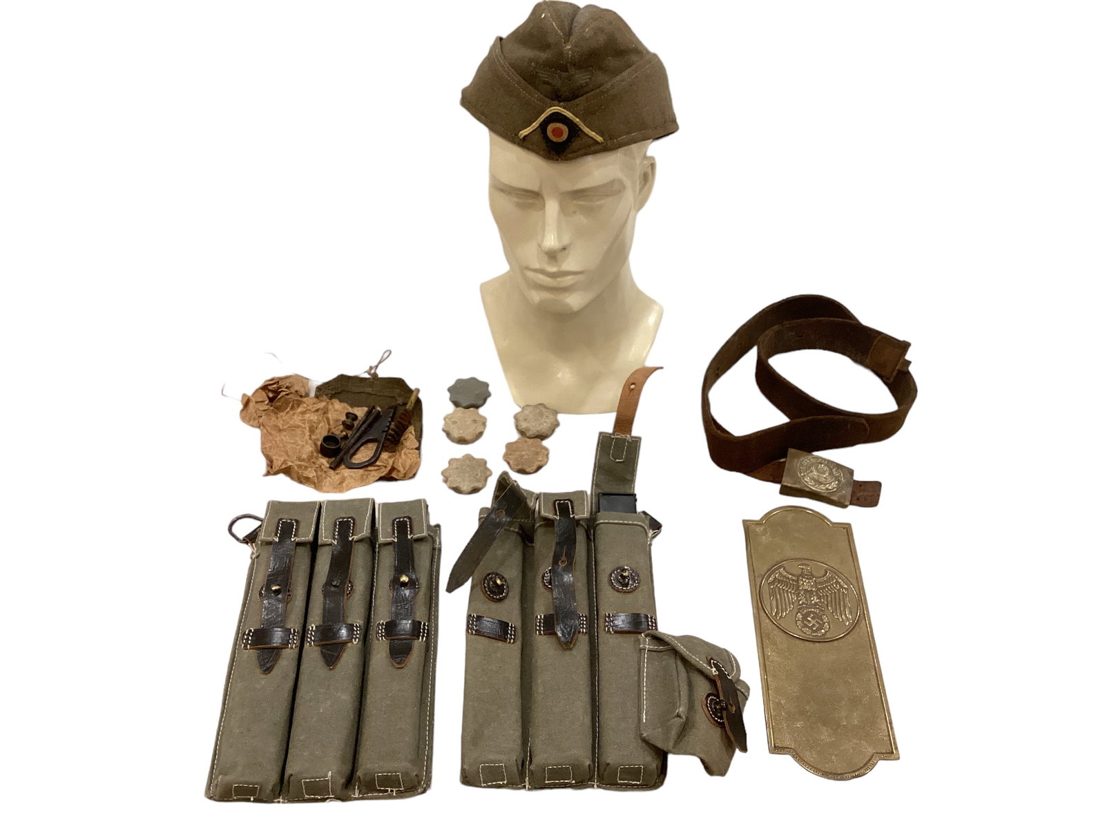 German MP40 Ammo Pouches, Brass Emblem, WWl Imperial Prussian Belt & Buckle, German Wool Garrison: German MP40 Ammo Pouches, Brass Emblem, WWl Imperial Prussian Belt & Buckle, German Wool Garrison Cap