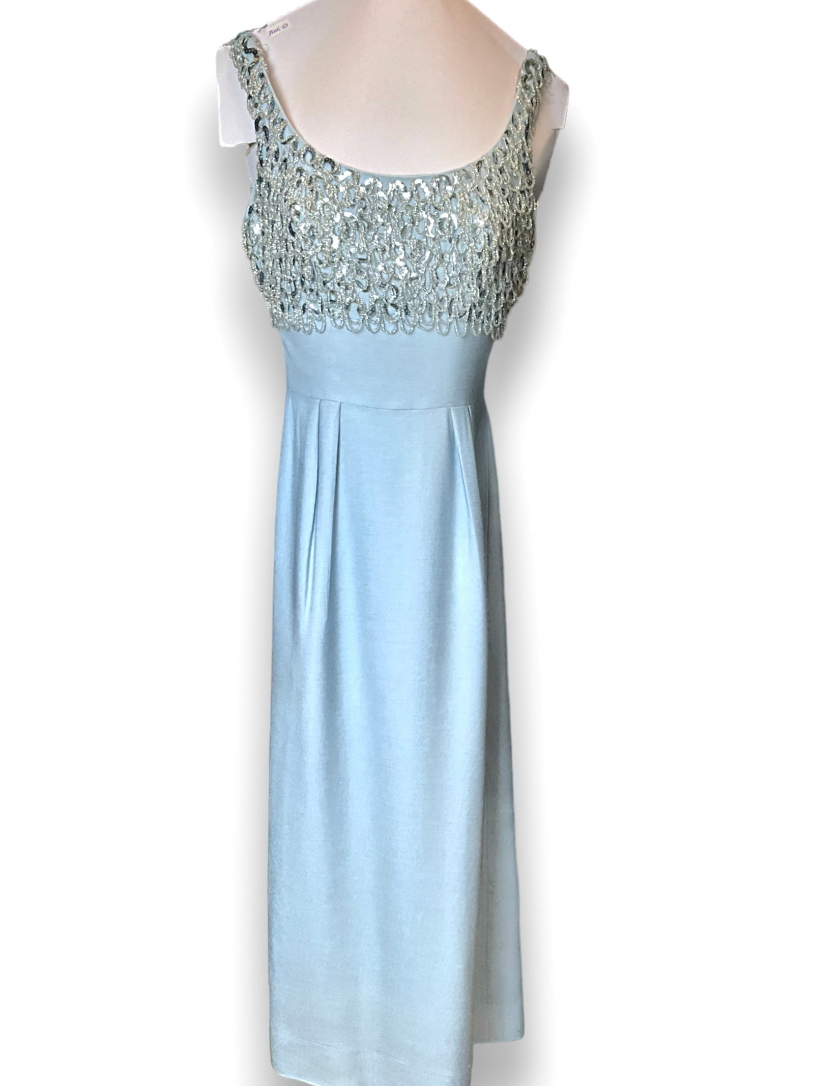 Vintage, Light Blue Beaded Evening Dress, Wonderful Condition: Vintage, Light Blue Beaded Evening Dress, Wonderful Condition Truly beautiful evening dress has been professionally dry-cleaned and is ready to wear to your next dressy function. Vintage dress retains