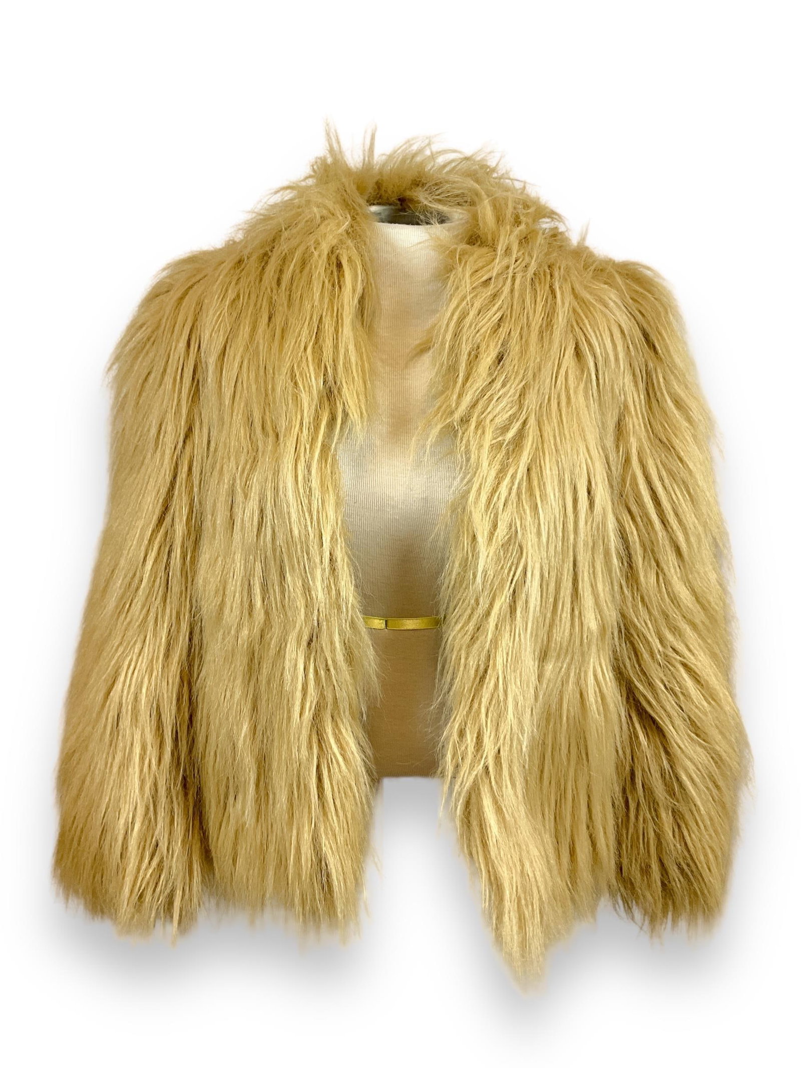 Vintage Fur Coat: Vintage Fur Coat From Sasson Juniors. Off-white fur composition with branded "Sasson" liner. Unknown age/fur. Short coat style with long sleeves. Good condition overall with gentle wear/use.