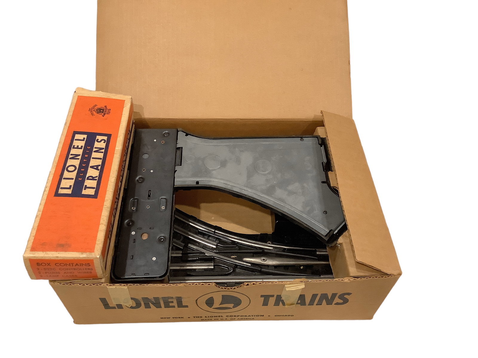 Lionel Postwar #022 Remote Control Switches (1 of 1)
