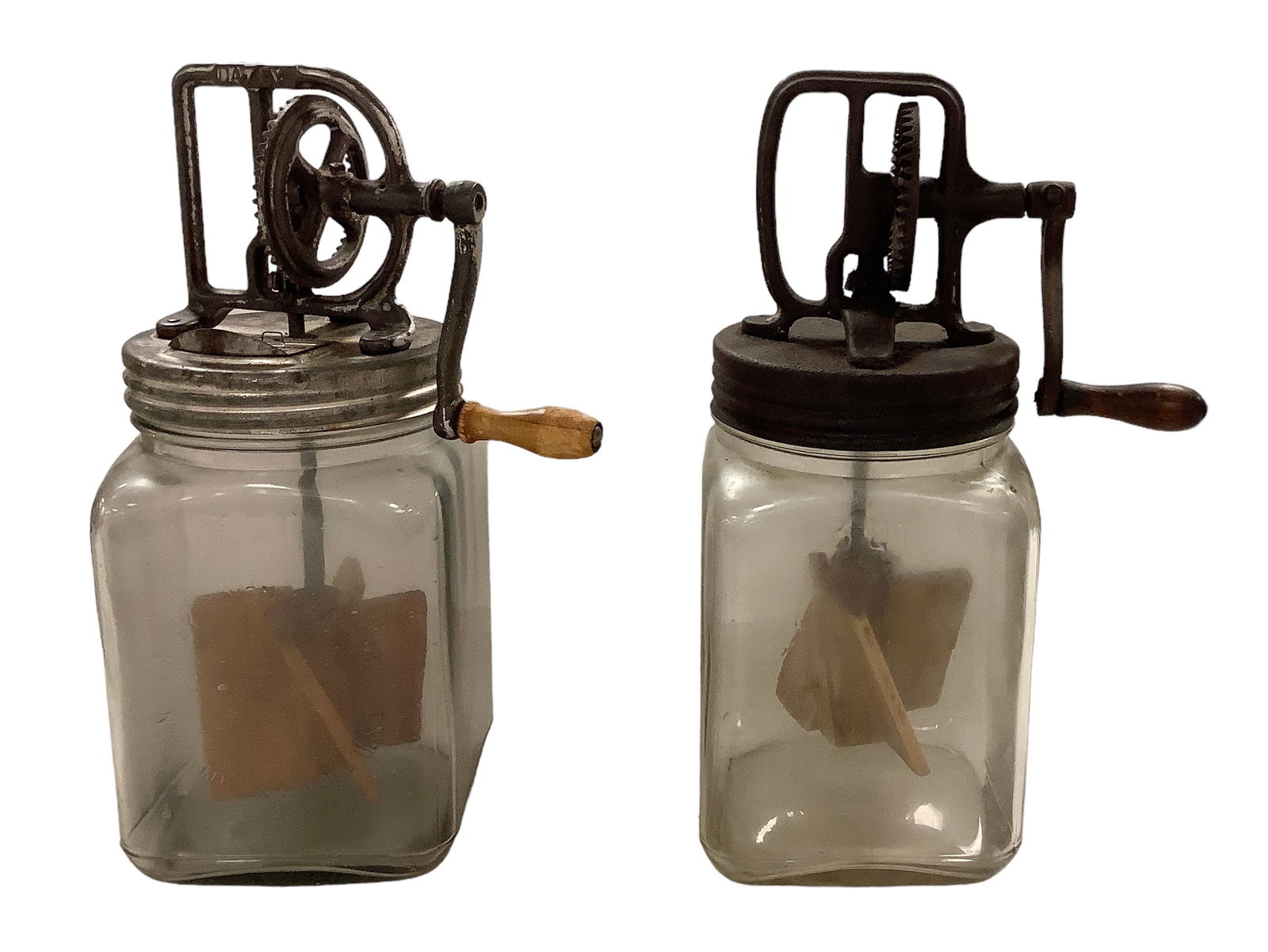 (1) Dazey Butter Churn and (1) Dazey Jar with Unmarked Top: (1) Dazey Butter Churn and (1) Dazey Jar with Unmarked Top (1) 13î 3 quart Dazey Butter Churn and (1) 13î 3 quart Dazey jar with unmarked top. Tops are in working condition. The churn with a