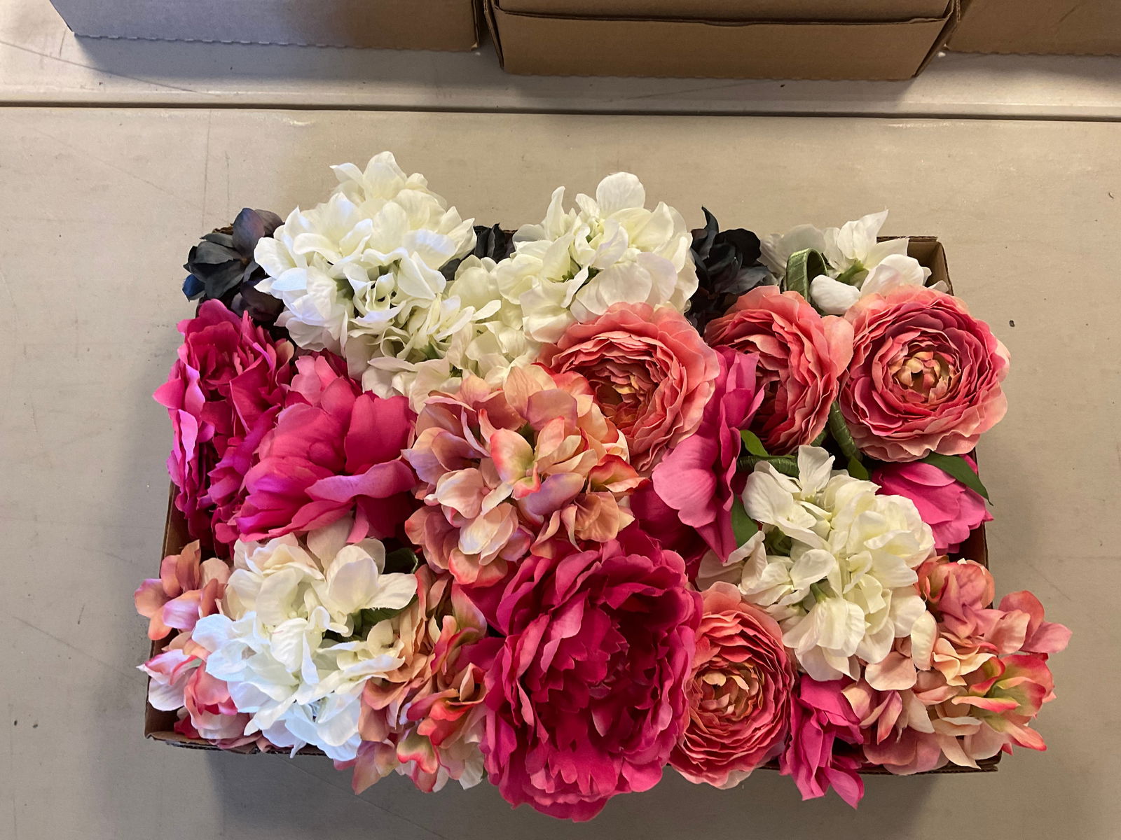 Lot of Silk Flowers Napkin Holders: Lot of Silk Flowers Napkin Holders