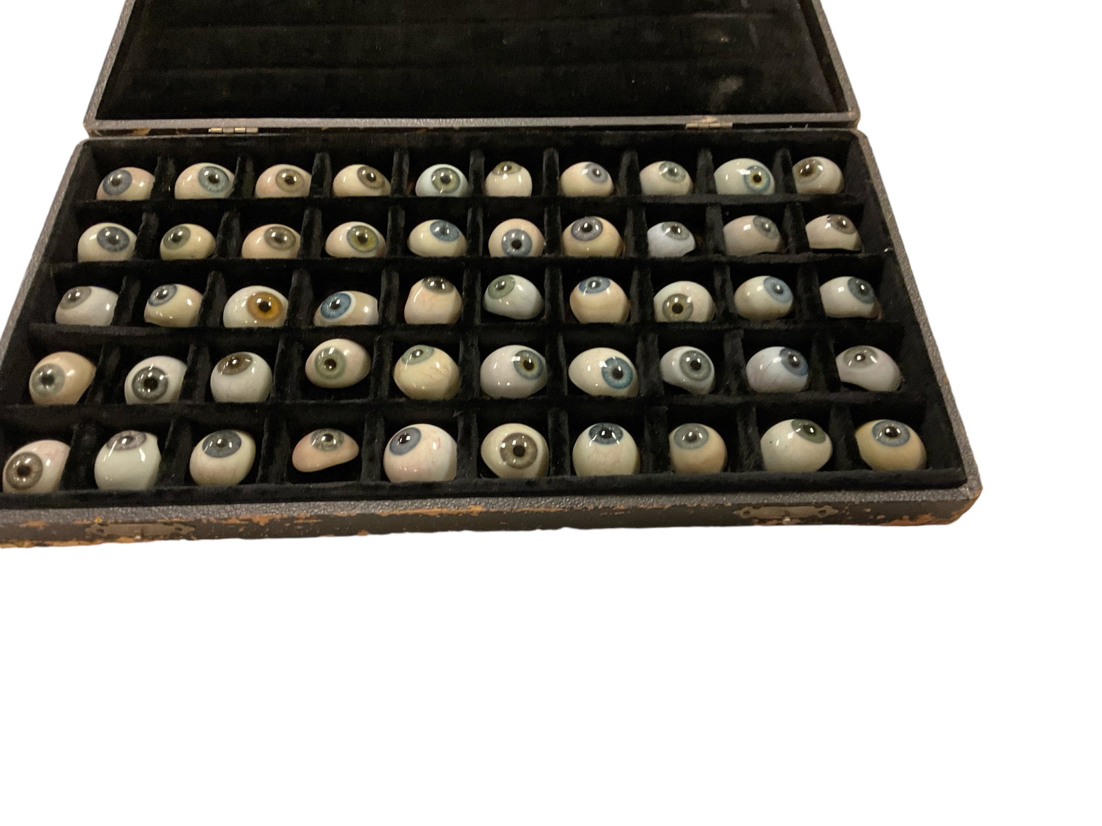 Glass Ocular Prosthetics in a Case.: Glass Ocular Prosthetics in a Case. 50 pieces, blue and gray colors and eyes sizes.