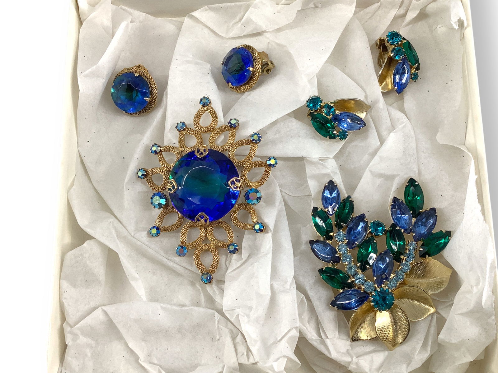 Pretty Blue Fashion Crystal Sets Including ìWeissî (1 of 5)