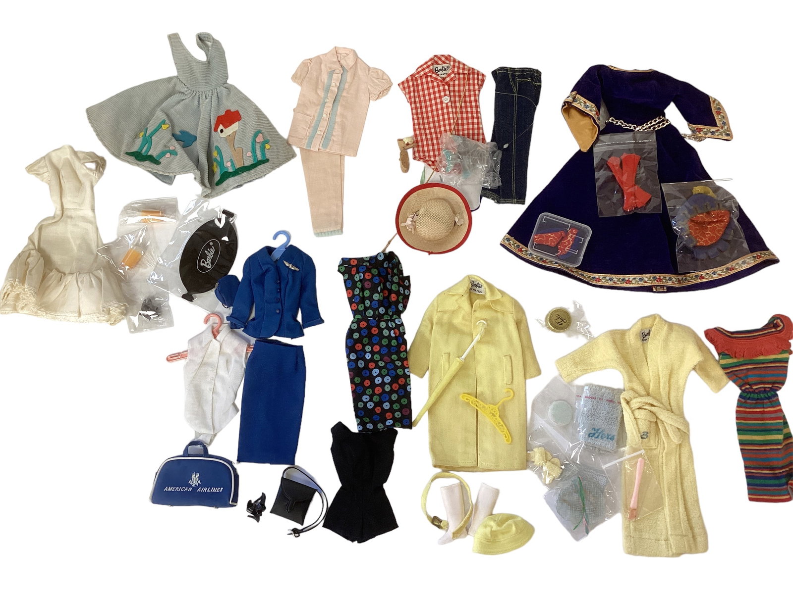 6 Barbie Outfits & 4 Single Pieces (1 of 5)