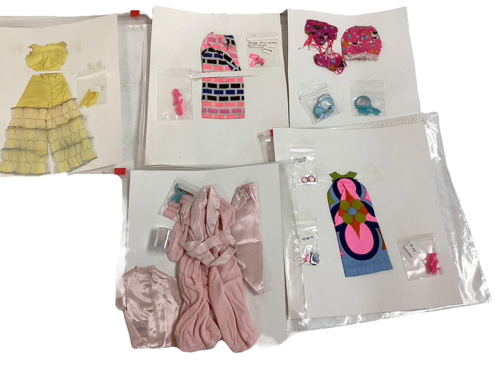 5 Barbie Outfits, All Complete (1 of 7)