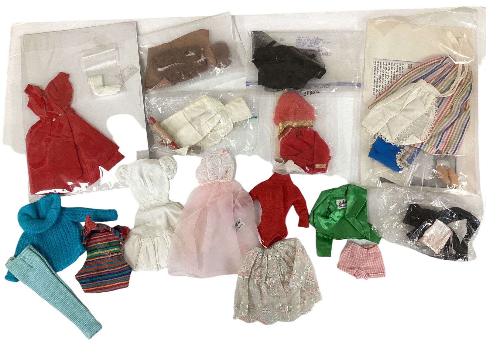 Vintage Barbie Clothes (1 of 4)