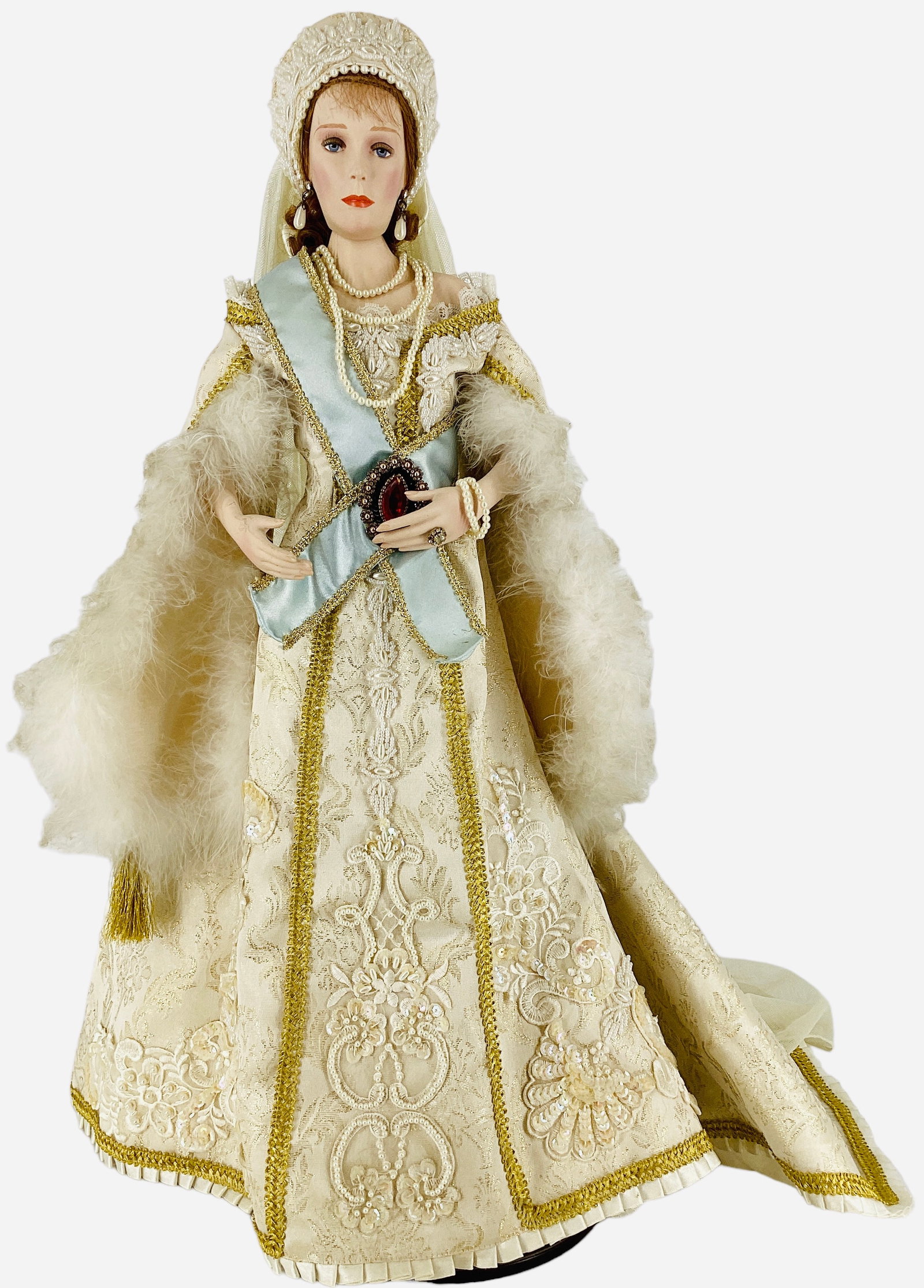 Queen Alexandra bride doll by Peter Crees and Paul Coe. (1 of 4)