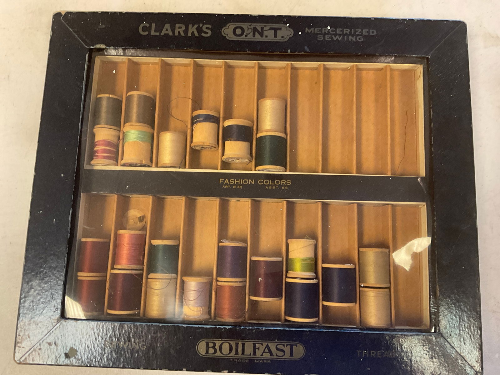 Clark O.N.T. Boilfast Trade Mark Sewing Thread Display Case (1 of 1)