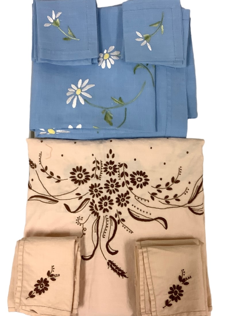 Hand Embroidered and Hemmed Tablecloths and Napkins (1 of 1)